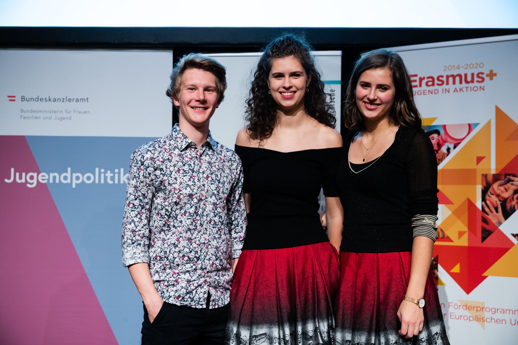 Am 12. November 2019 hat Bundesministerin Ines Stilling den &Ouml;sterreichischen Jugendpreis in der au&szlig;erschulischen Kinder- und Jugendarbeit verliehen. Der Jugendpreis wurde in den Kategorien &bdquo;Europ&auml;ische Initiativen&ldquo;, &bdquo;Digitale Jugendarbeit&ldquo;, Nationale Jugendarbeit&ldquo;, &bdquo;Eure Projekte&ldquo; und &bdquo;Journalistische Leistungen im Interesse der Jugend&ldquo; vergeben. Im Bild die Band Waldauf&sup3;.