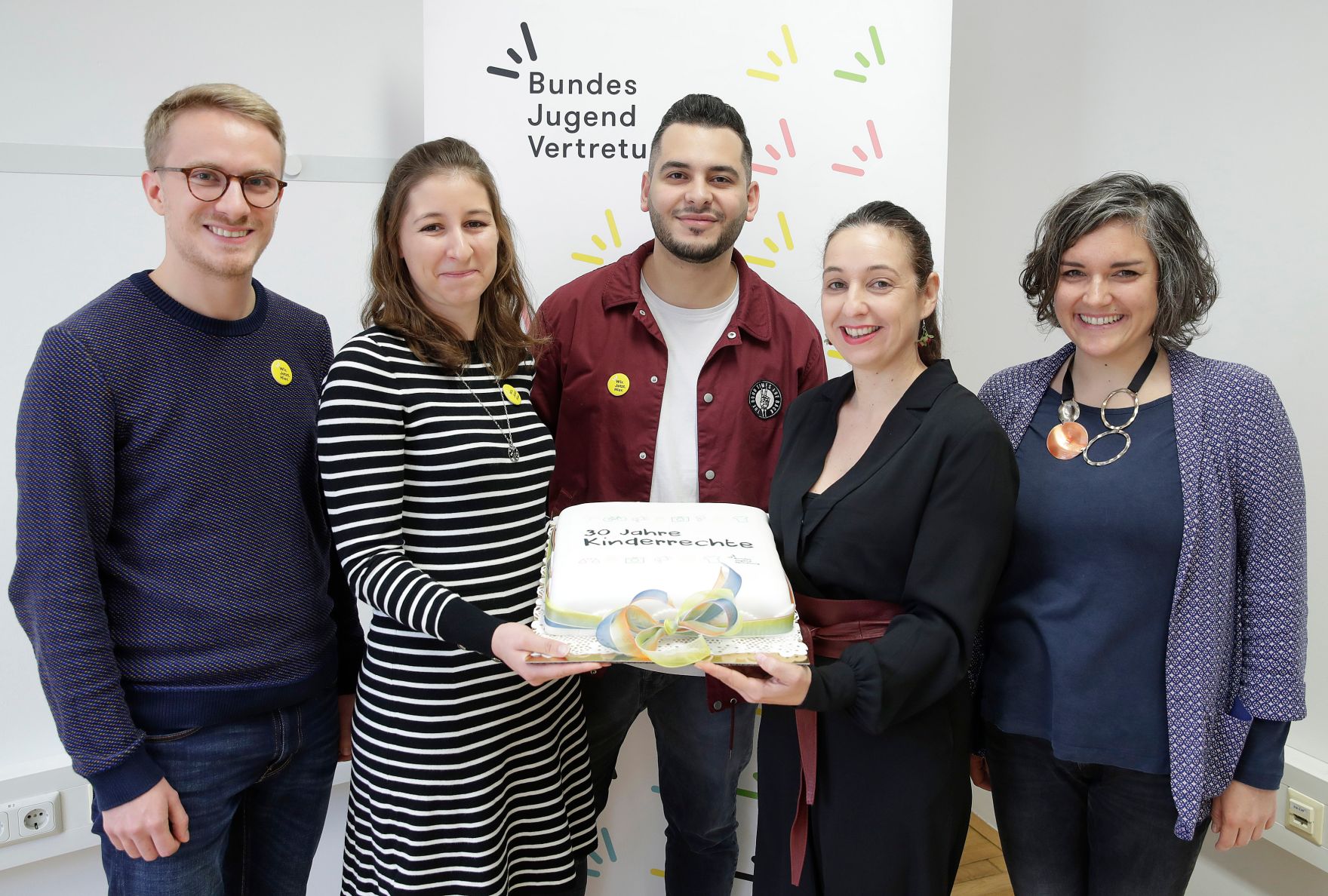 Am 14. November 2019 traf Bundesministerin Ines Stilling anl&auml;sslich des 30-j&auml;hrigen Jubil&auml;ums der UNO-Kinderrechtekonvention zu einem Austausch mit der Bundesjugendvertretung sowie dem Netzwerk Kinderrechte zusammen.