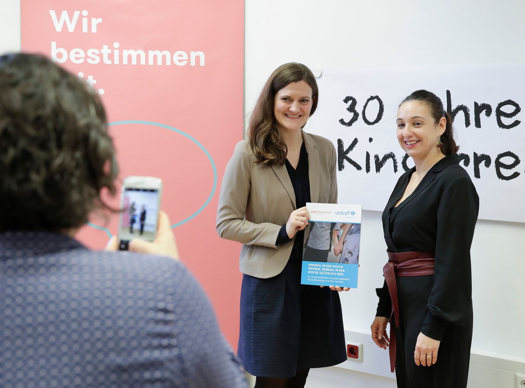 Am 14. November 2019 traf Bundesministerin Ines Stilling anl&auml;sslich des 30-j&auml;hrigen Jubil&auml;ums der UNO-Kinderrechtekonvention zu einem Austausch mit der Bundesjugendvertretung sowie dem Netzwerk Kinderrechte zusammen.