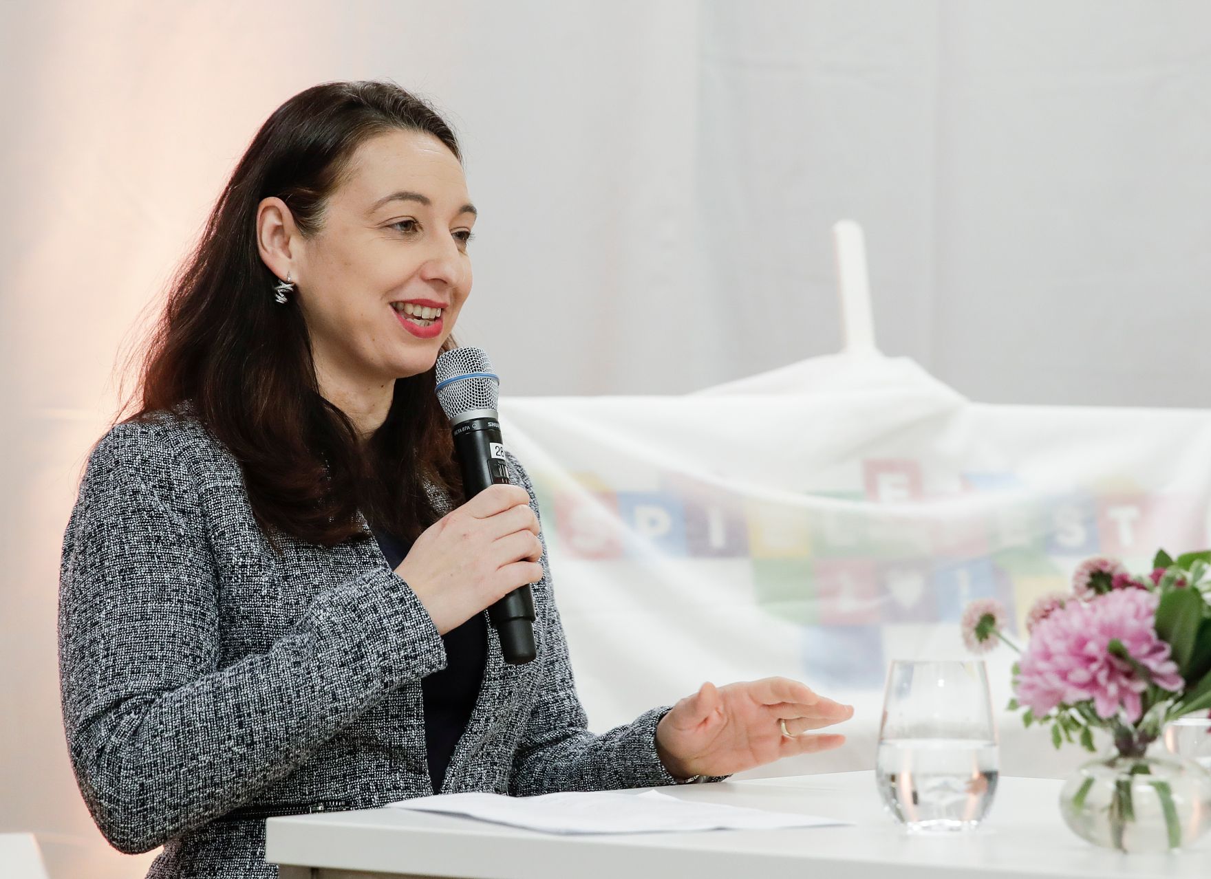 Am 15. November 2019 er&ouml;ffnete Bundesministerin Ines Stilling das Wiener Spielefest im Austria Center Vienna.