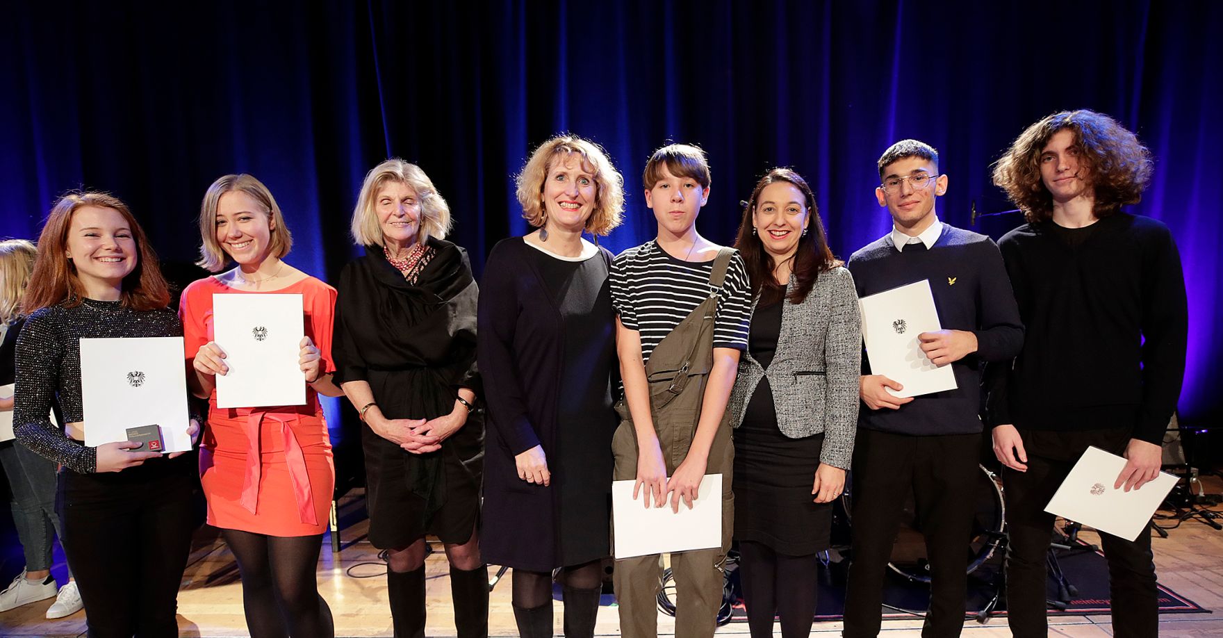 Anl&auml;sslich des bevorstehenden 30-j&auml;hrigen Jubil&auml;ums der UNO-Kinderrechtekonvention hat das Bundeskanzleramt einen Internationalen Kompositionswettbewerb unter dem Motto &bdquo;Sounds of Children`s Rights&ldquo; ausgeschrieben. Die preisgekr&ouml;nten Werke wurden im Rahmen des Konzerts &bdquo;Sounds of Children`s Rights&ldquo; uraufgef&uuml;hrt. Bundesministerin Ines Stilling er&ouml;ffnete die Veranstaltung. Im Rahmen des Konzertabends wurde die Komposition &bdquo;Your Kid&acute;s Today And Tomorrow&ldquo; von der Gruppe The Cosmik Five &ndash; Wien uraufgef&uuml;hrt. Die Gruppe The Cosmik Five wurde von Bundesministerin Stilling ausgezeichnet.