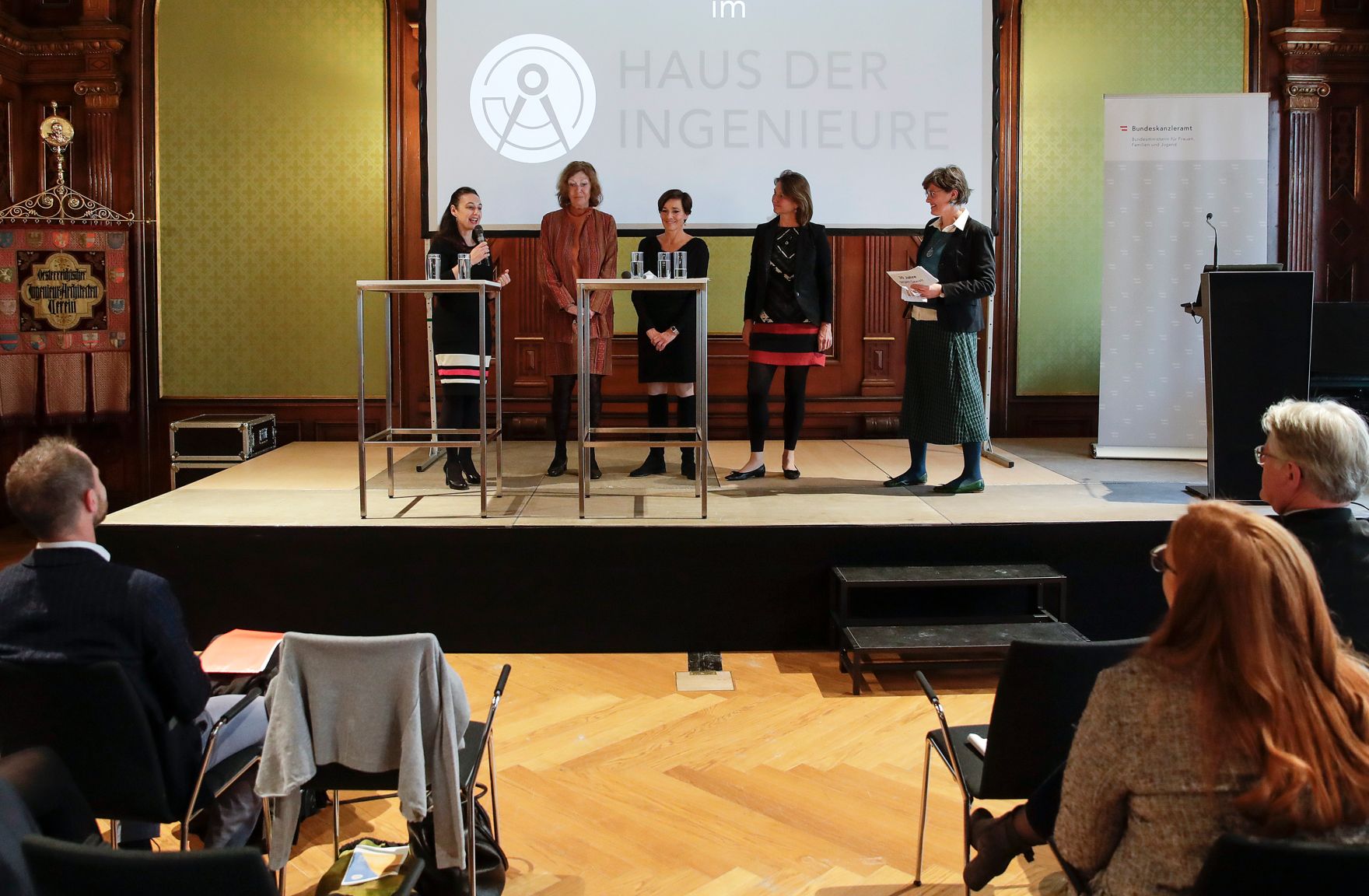 Am 19. November 2019 er&ouml;ffnete Bundesministerin Ines Stilling die Festveranstaltung des Bundeskanzleramts anl&auml;sslich des 30-j&auml;hrigen Jubil&auml;ums der UN-Menschenrechtekonvention.