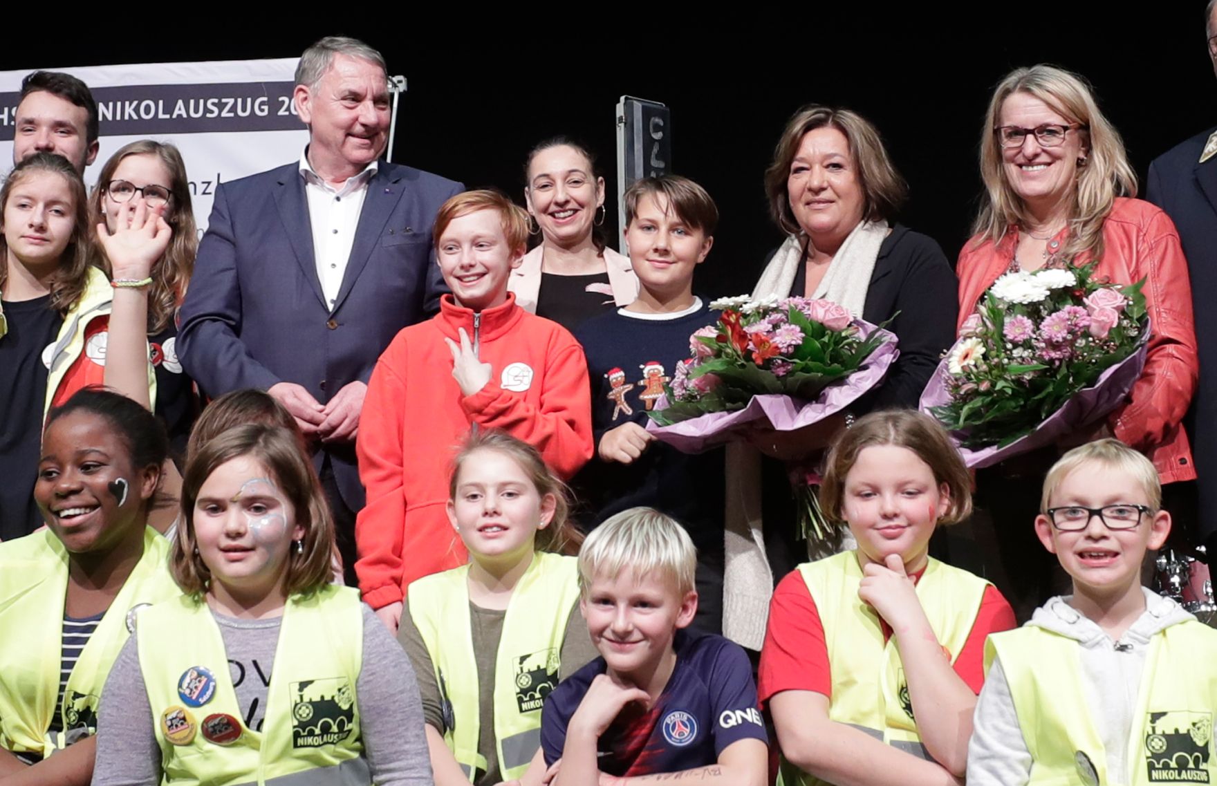 Bundesministerin Stilling begr&uuml;&szlig;te am 30. November .2019 600 Kinder aus ganz &Ouml;sterreich im Rahmen des &bdquo;Nikolauszuges 2019&ldquo;, der im heurigen Jahr in St. P&ouml;lten Station machte. Vom Arbeiter-Samariter-Bund veranstaltet wird jedes Jahr Kindern aus schwierigen sozialen Verh&auml;ltnissen und Kindern mit Beeintr&auml;chtigungen ein ereignisreiches Advent-Wochenende beschert.