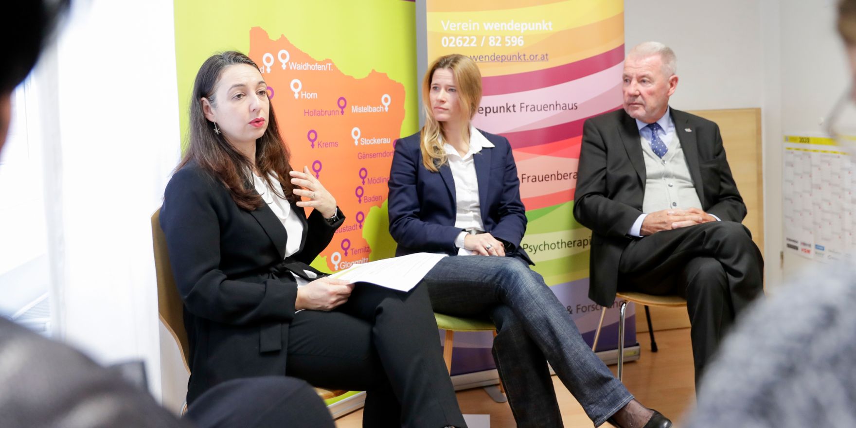 Am 6. Dezember 2019 besuchte Bundesministerin Ines Stilling (l.) die Fachberatungsstelle &quot;Wendepunkt&quot; zu sexueller Gewalt gegen Frauen und M&auml;dchen in Wiener Neustadt in Nieder&ouml;sterreich.