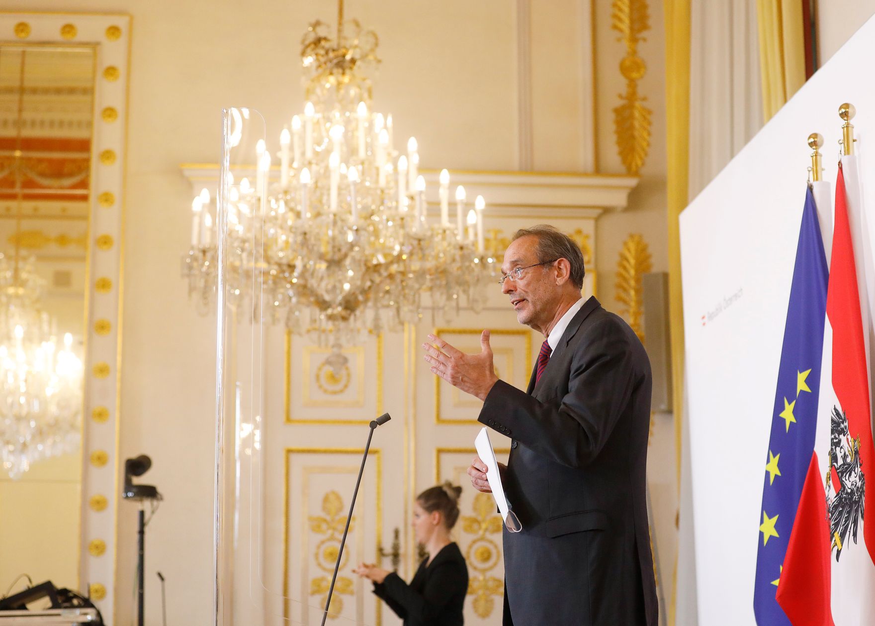 Wissenschaftsminister Heinz Fa&szlig;mann beim Doorstep vor dem Ministerrat am 30. September 2020.