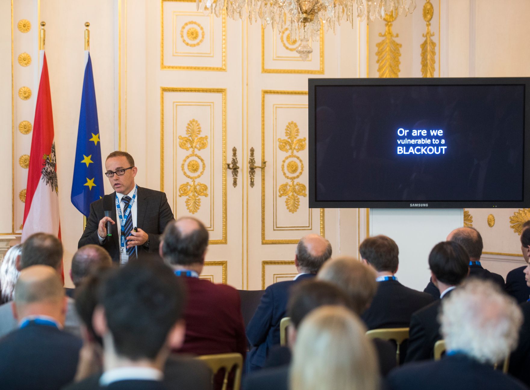 Am 8. September 2016 er&ouml;ffnet Staatssekret&auml;rin Muna Duzdar gemeinsam mit dem Direktor der Firma Atos, Gerald Gerstbauer, die Veranstaltung Sicherheitsforum. Im Bild G&uuml;nter Koinegg.
