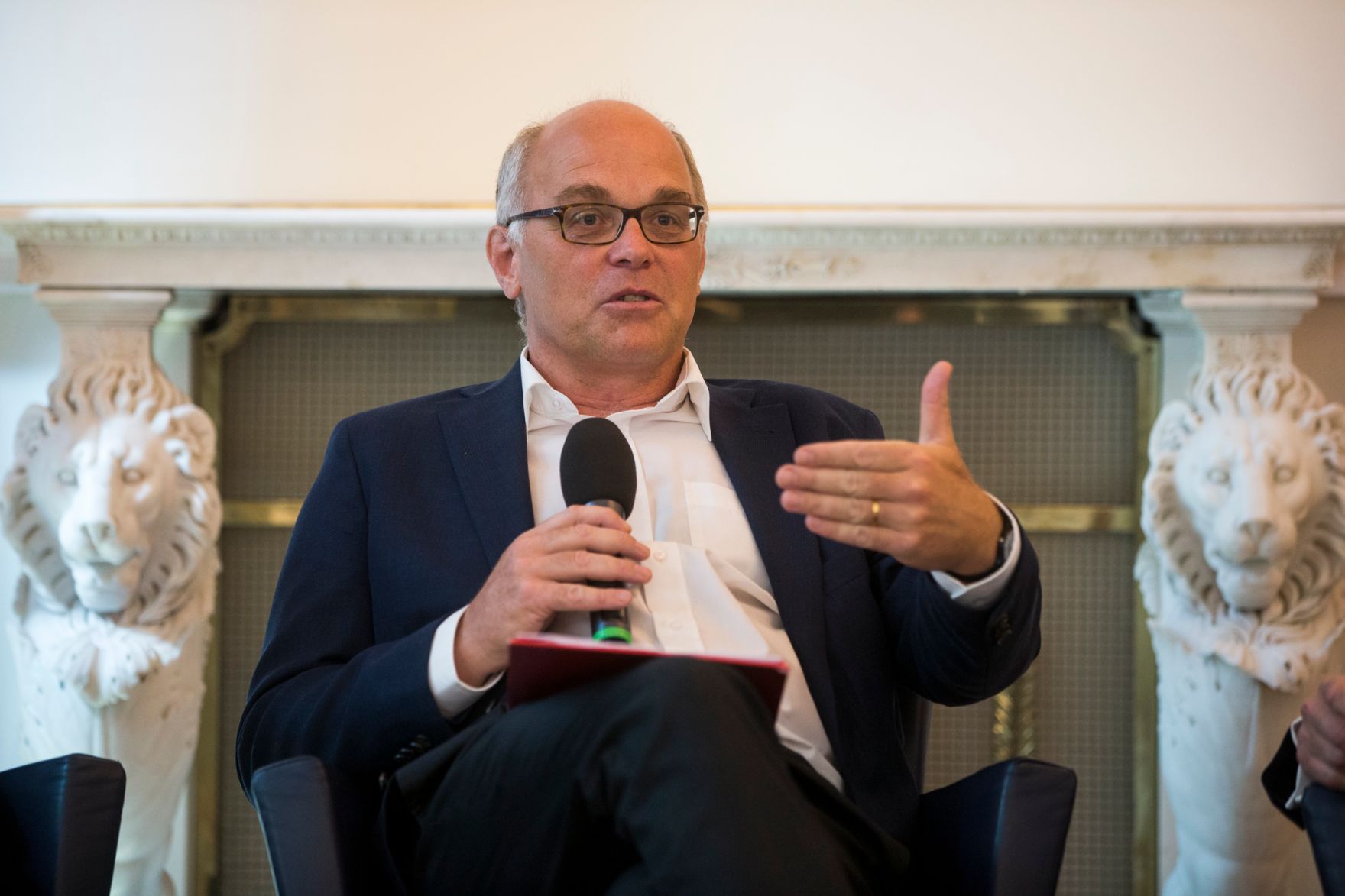 Am 8. September 2016 er&ouml;ffnet Staatssekret&auml;rin Muna Duzdar gemeinsam mit dem Direktor der Firma Atos, Gerald Gerstbauer, die Veranstaltung Sicherheitsforum. Im Bild G&uuml;nther Ogris.