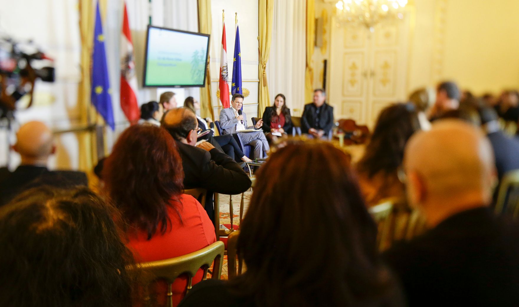 Am 28. September 2016 fand die Auftaktveranstaltung f&uuml;r die Roma Online Dialogplattform statt.