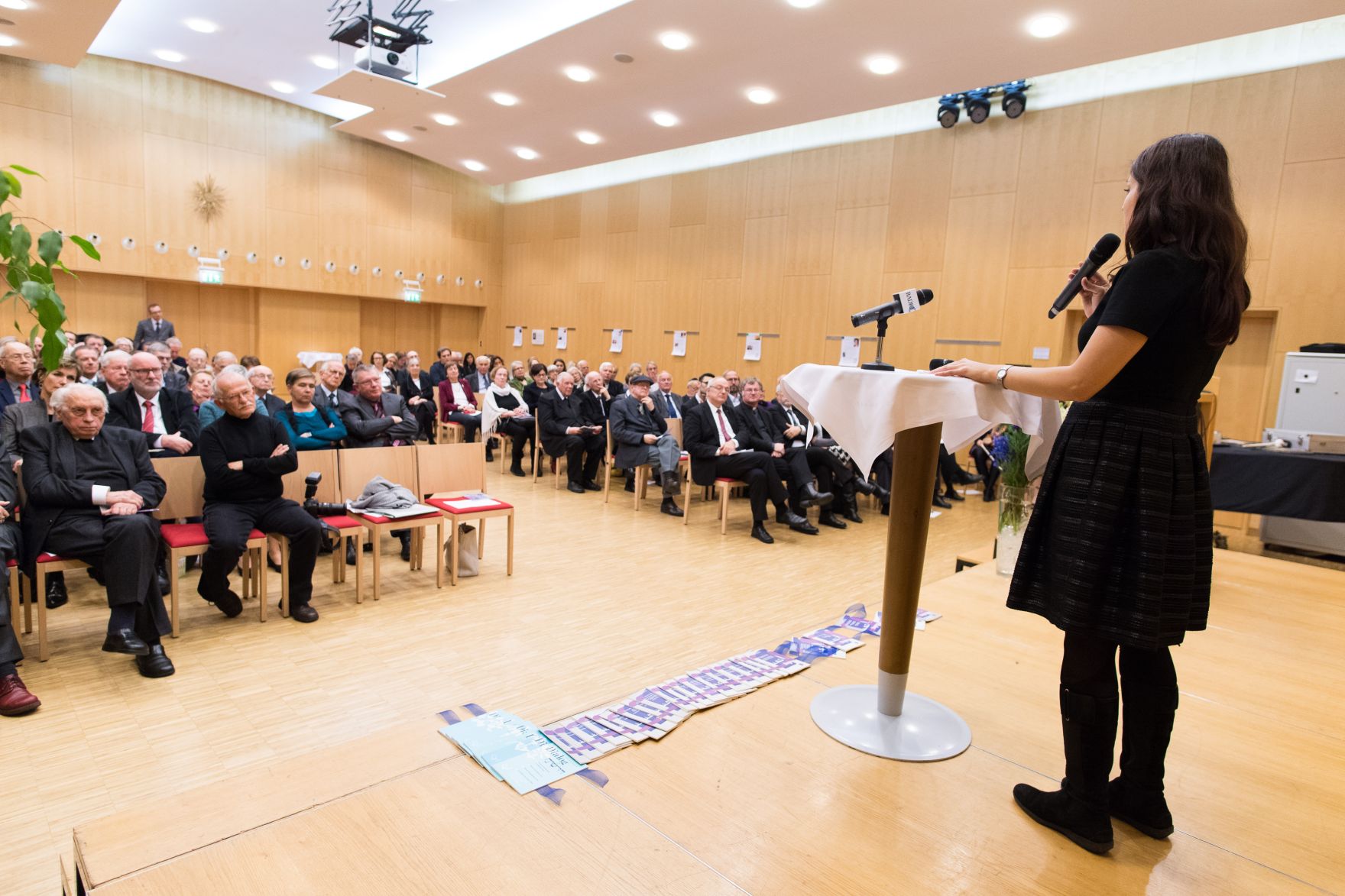 Am 16. November 2016 nahm Staatssekret&auml;rin Muna Duzdar (im Bild) an der Veranstaltung &quot;60 Jahre Koordinierungsausschuss f&uuml;r christlich-j&uuml;dische Zusammenarbeit&quot; teil.