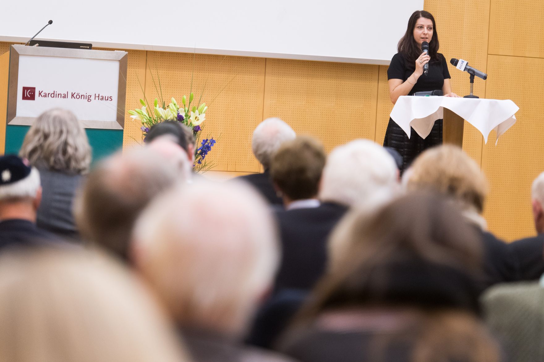 Am 16. November 2016 nahm Staatssekret&auml;rin Muna Duzdar (im Bild) an der Veranstaltung &quot;60 Jahre Koordinierungsausschuss f&uuml;r christlich-j&uuml;dische Zusammenarbeit&quot; teil.