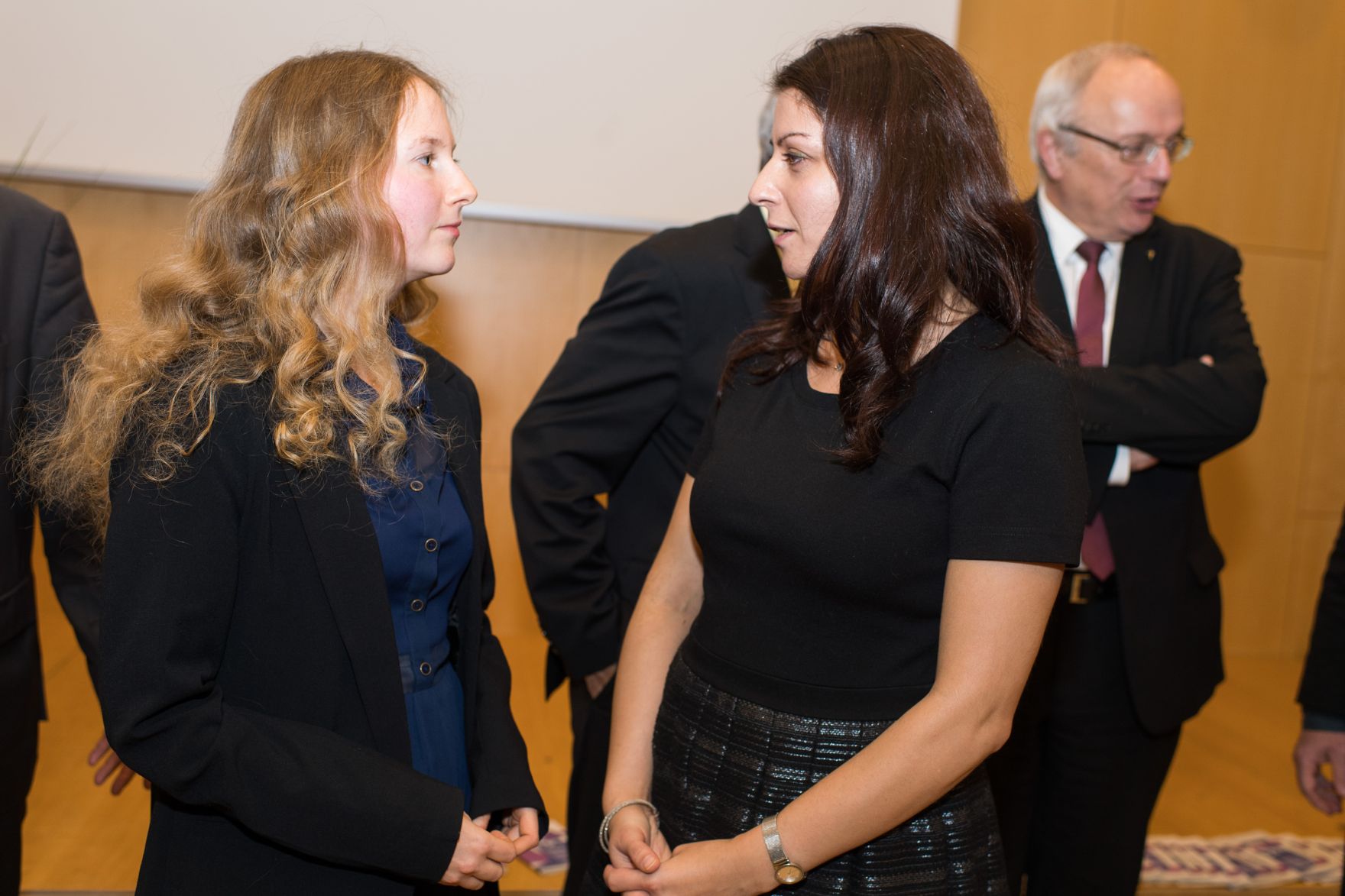 Am 16. November 2016 nahm Staatssekret&auml;rin Muna Duzdar (im Bild) an der Veranstaltung &quot;60 Jahre Koordinierungsausschuss f&uuml;r christlich-j&uuml;dische Zusammenarbeit&quot; teil.