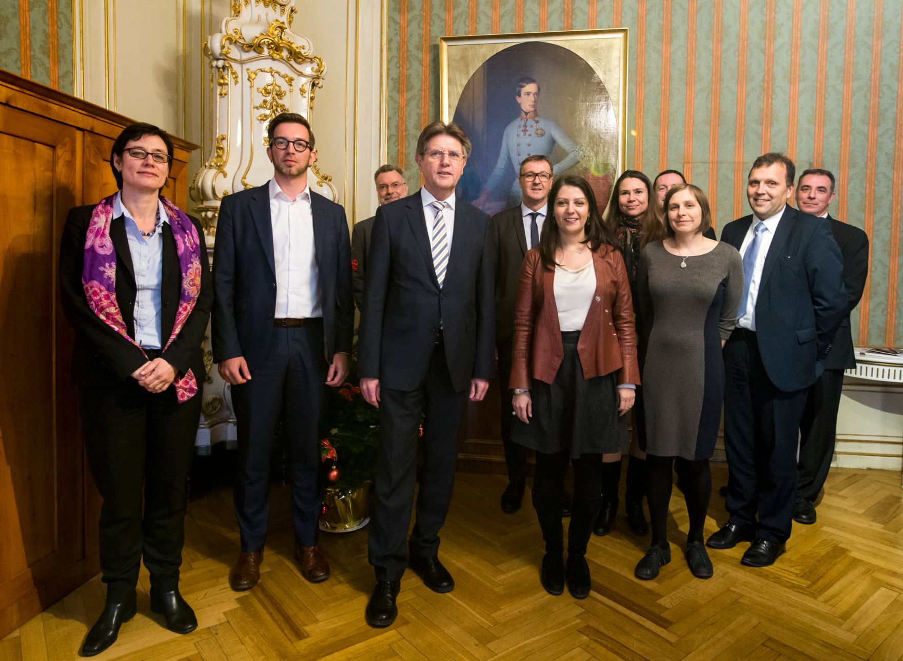 Am 14. Dezember 2016 empfing Staatssekret&auml;rin Muna Duzdar den deutschen Staatssekret&auml;r Klaus Vitt zu einem Arbeitsgespr&auml;ch.