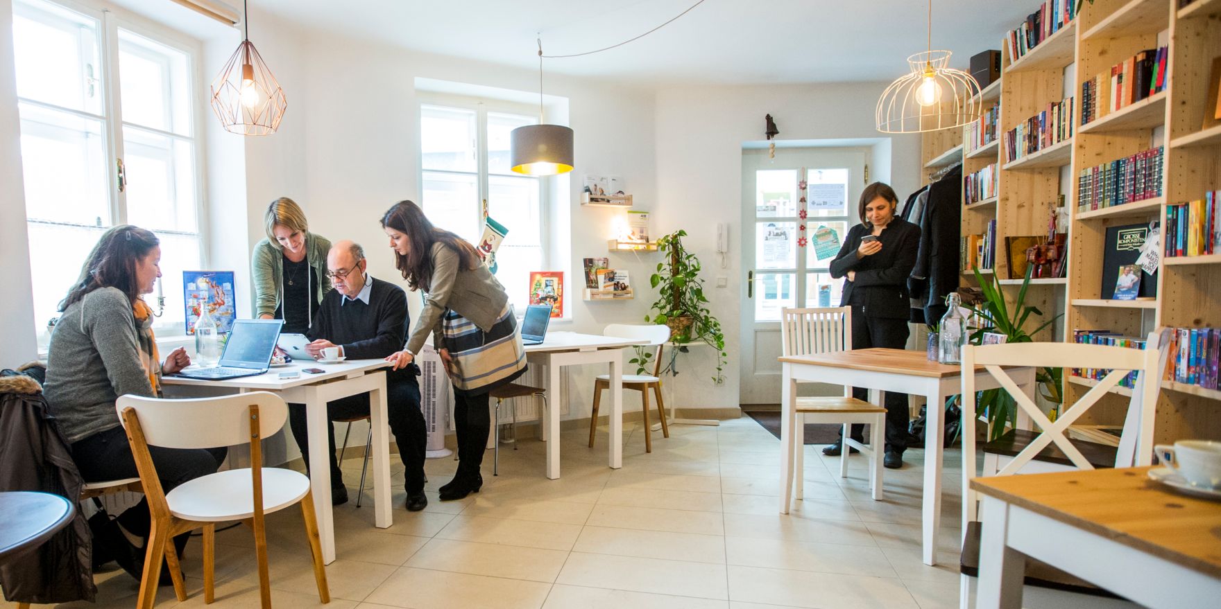 Am 19. Dezember 2016 besuchte Staatssekret&auml;rin Muna Duzdar die Initiative &quot;qualit&auml;tszeit&quot;.