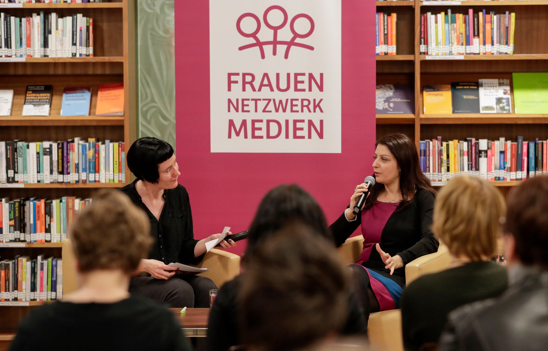 Am 21. Februar 2017 nahm Staatssekret&auml;rin Muna Duzdar an der Diskussion "DIGI-TALK" vom Netzwerk Frauenmedien teil.