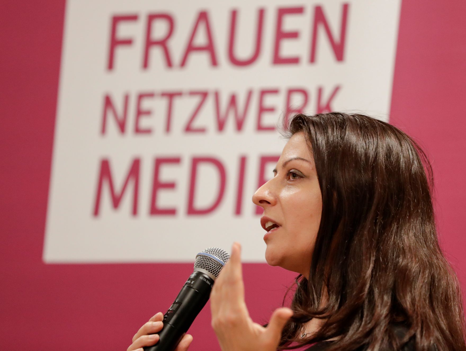 Am 21. Februar 2017 nahm Staatssekret&auml;rin Muna Duzdar an der Diskussion "DIGI-TALK" vom Netzwerk Frauenmedien teil.