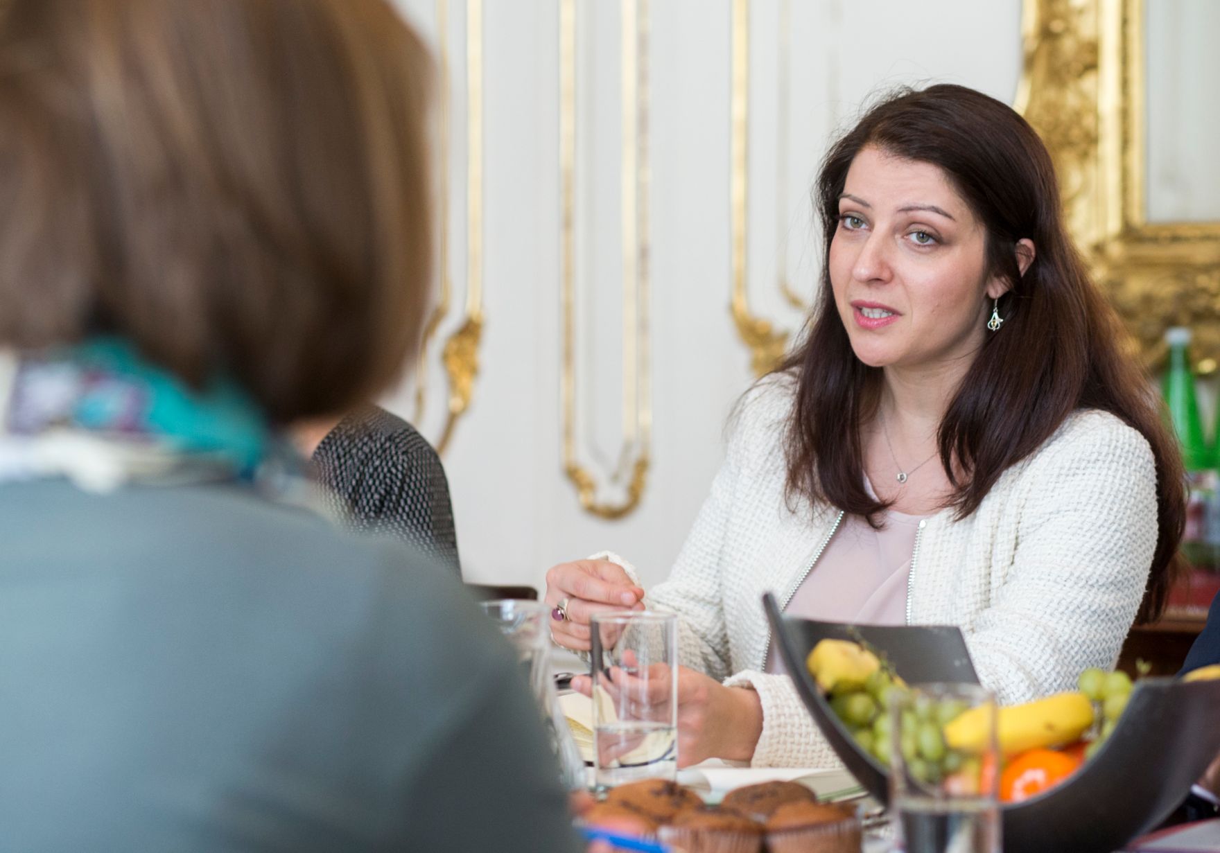 Am 11. April 2017 empfing Staatssekret&auml;rin Muna Duzdar (im Bild) den Leiter der UNHCR Christoph Pinter zu einem Arbeitsgespr&auml;ch.