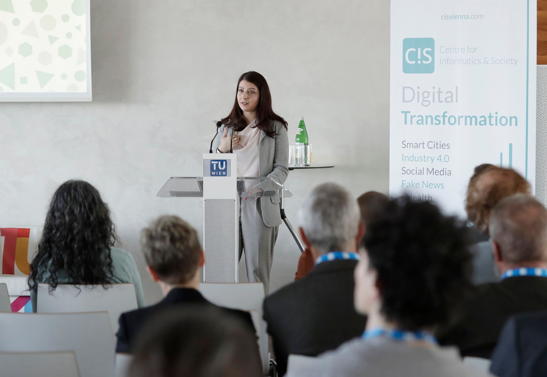 Am 24. April 2017 nahm Staatssekret&auml;rin Muna Duzdar (im Bild) am Symposium zum Thema &quot;Digitale Transformation&quot; an der Technischen Universit&auml;t Wien teil.