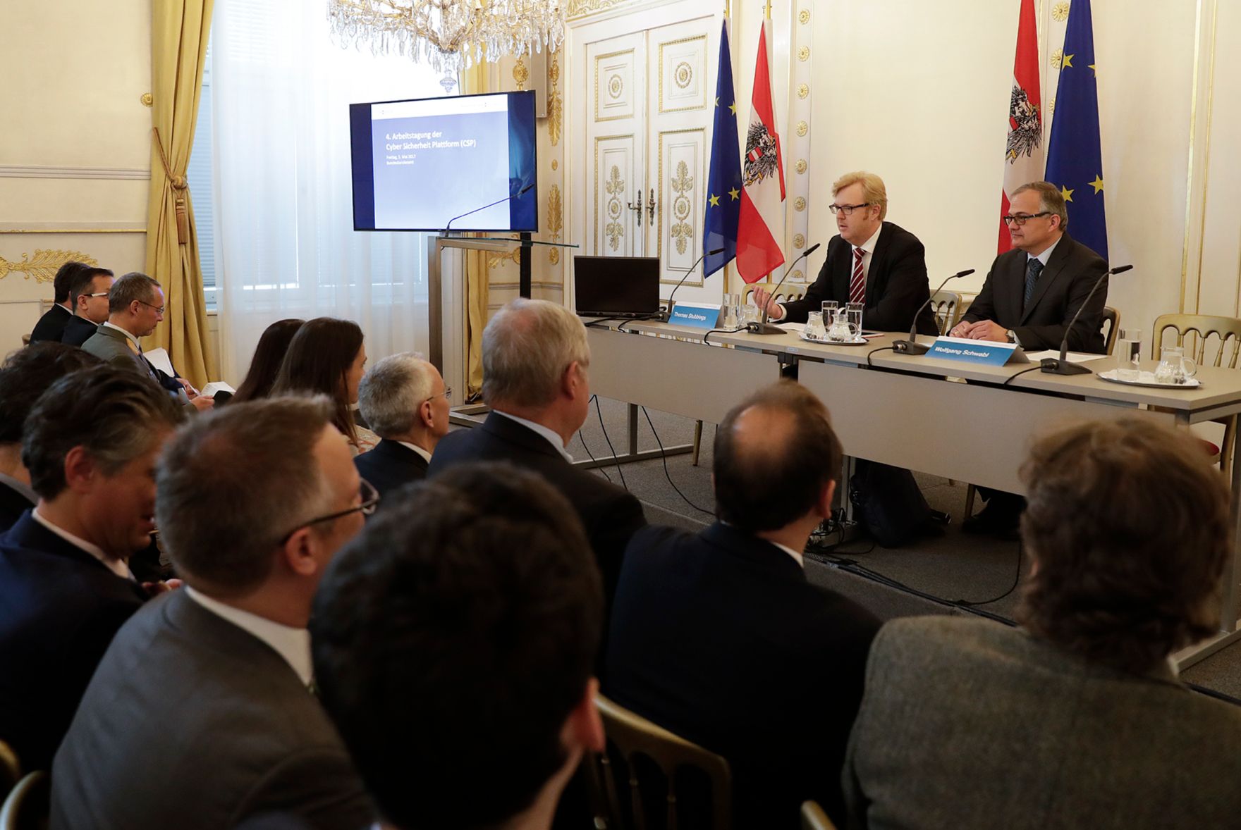 Am 5. Mai 2017 fand im Bundeskanzleramt die 4. Arbeitstagung der Cyber Sicherheit Plattform statt. Am Podium Thomas Stubbings und Wolfgang Schwabl von der Cyber Security Plattform CSP.