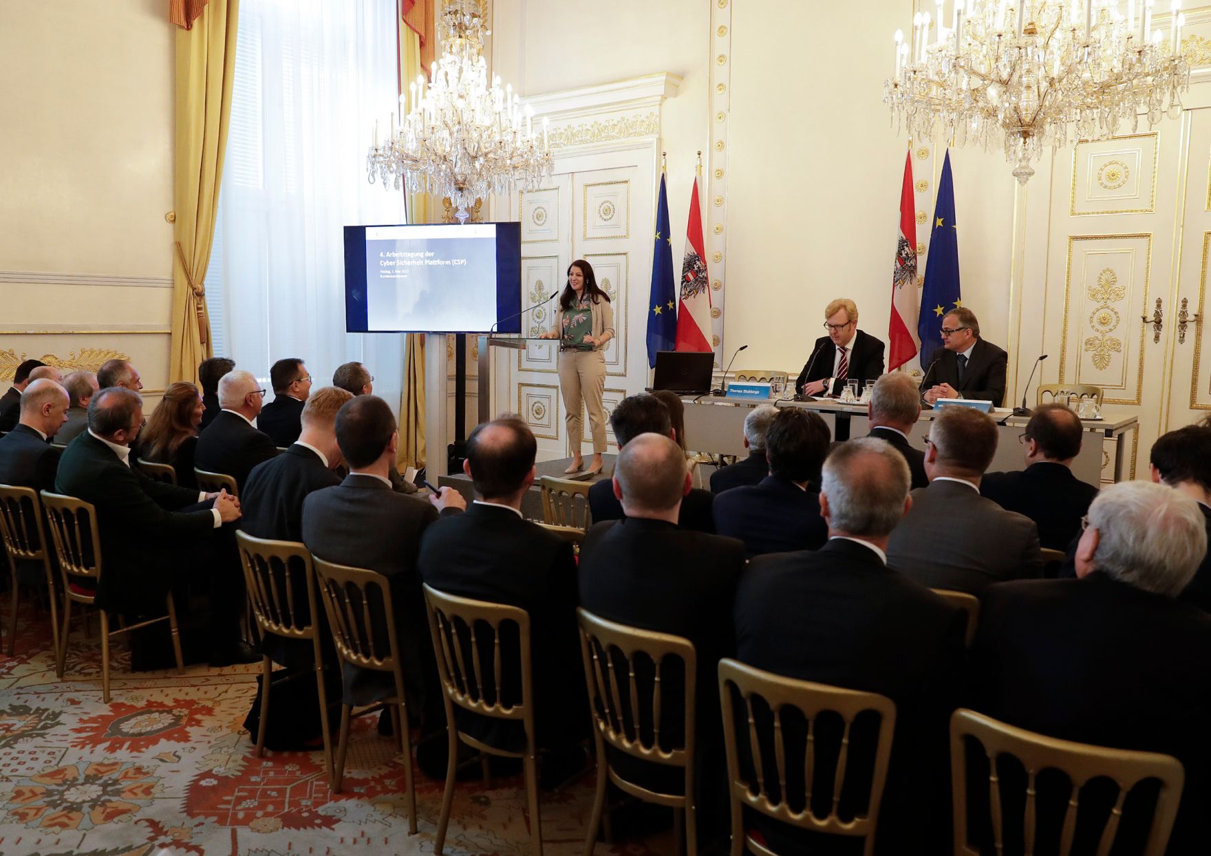 Am 5. Mai 2017 fand im Bundeskanzleramt die 4. Arbeitstagung der Cyber Sicherheit Plattform statt. Am Podium Thomas Stubbings und Wolfgang Schwabl von der Cyber Security Plattform CSP.