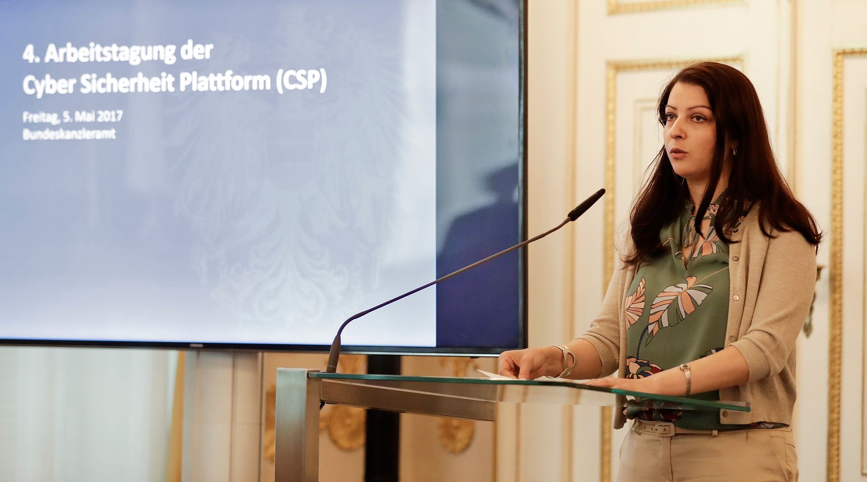 Am 5. Mai 2017 fand im Bundeskanzleramt die 4. Arbeitstagung der Cyber Sicherheit Plattform statt. Im Bild Staatssekret&auml;rin Muna Duzdar.