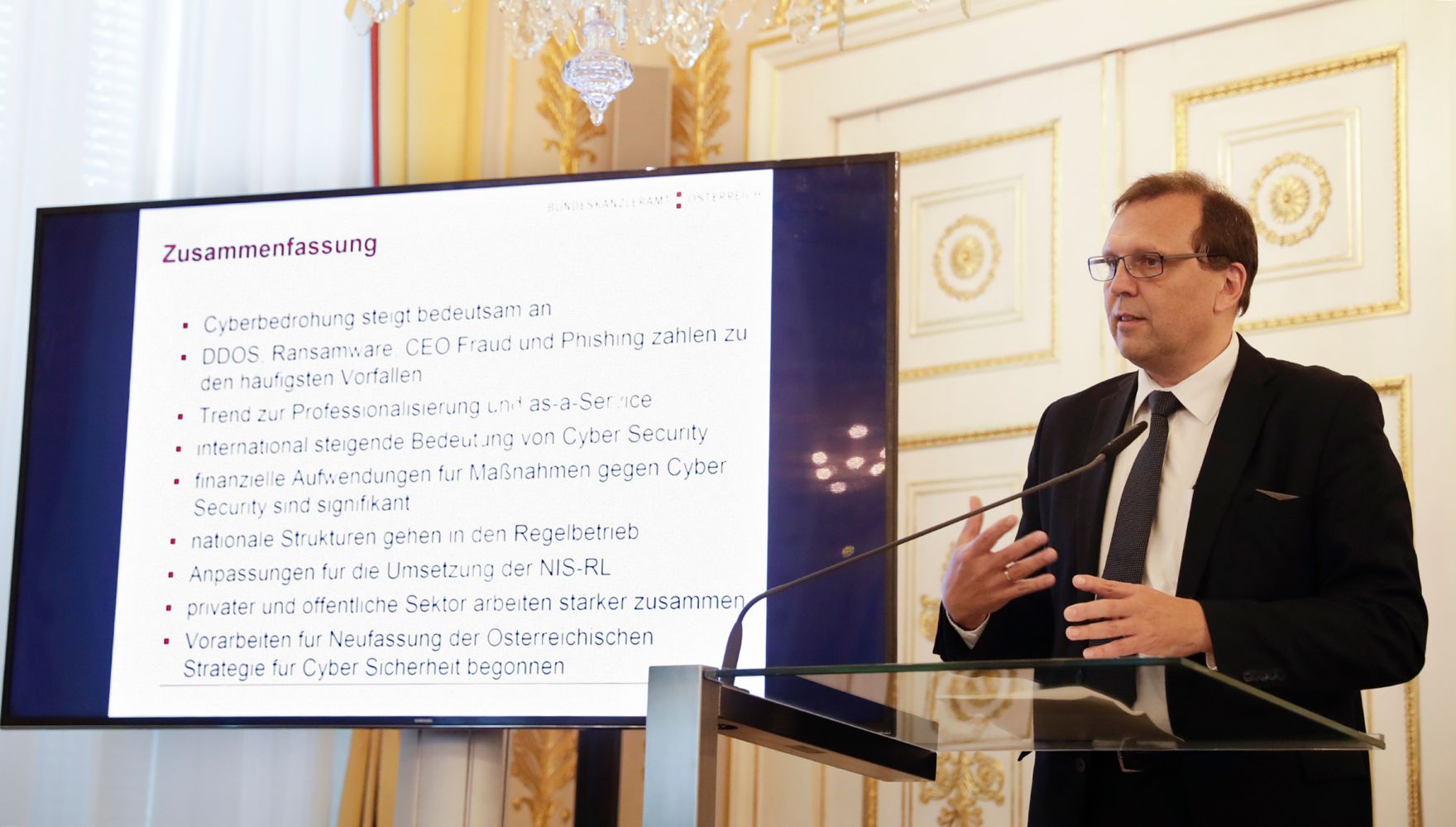 Am 5. Mai 2017 fand im Bundeskanzleramt die 4. Arbeitstagung der Cyber Sicherheit Plattform statt. Im Bild Bereichsleiter im Bundeskanzleramt Roland Ledinger.