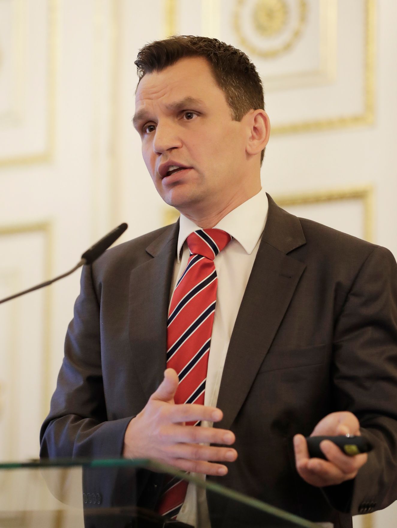 Am 5. Mai 2017 fand im Bundeskanzleramt die 4. Arbeitstagung der Cyber Sicherheit Plattform statt. Im Bild Manfred Spanner von der &Ouml;BB Holding AG.