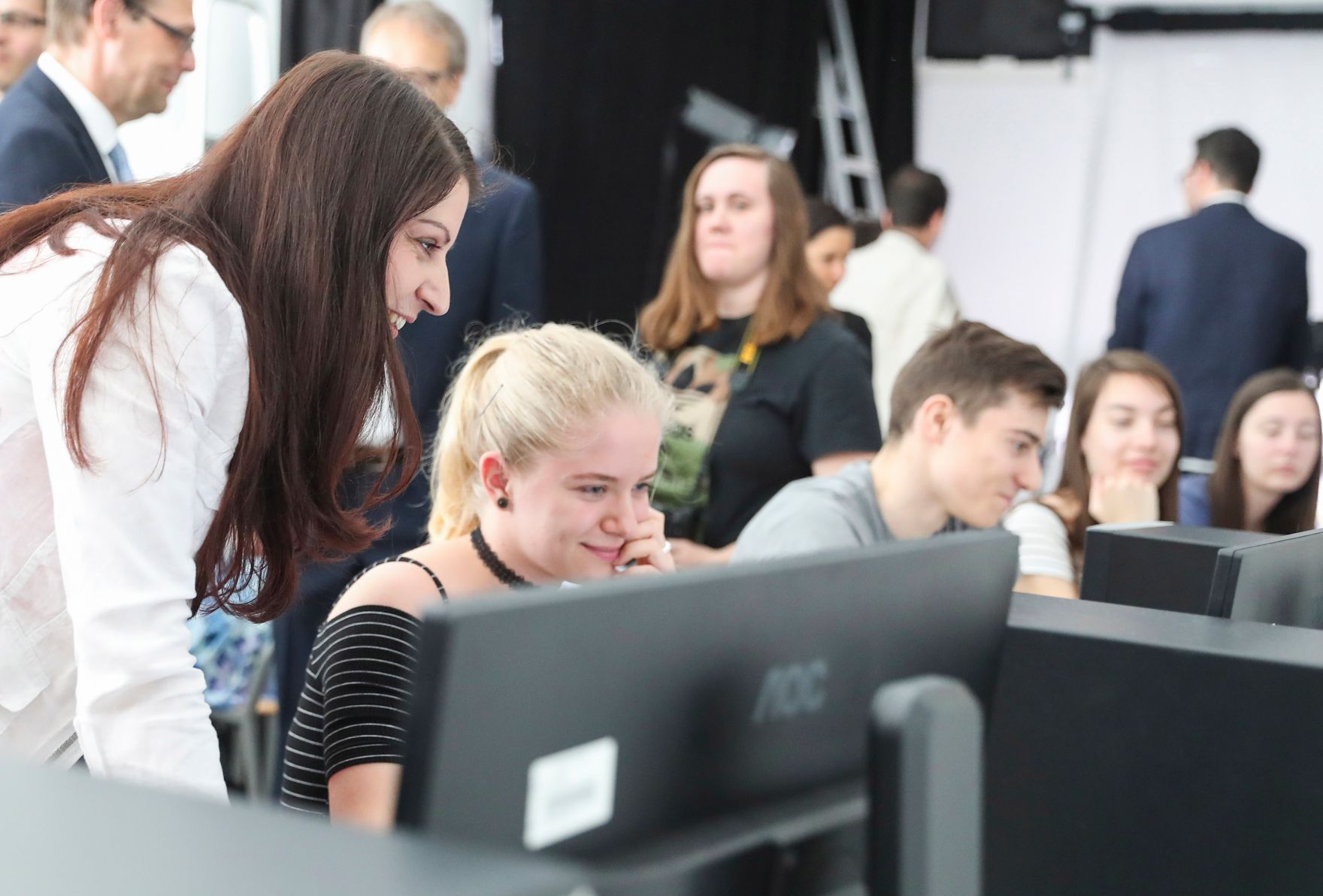Am 19. Mai 2017 besuchte Staatssekret&auml;rin Muna Duzdar den Bezirk Ottakring. Im Bild in der HTL Ottakring.