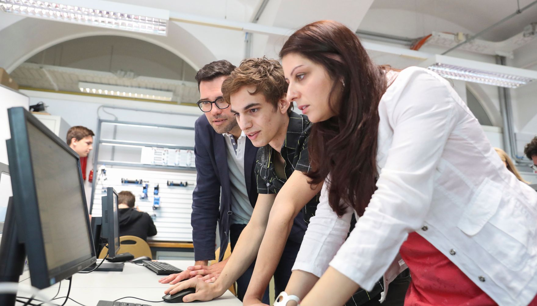 Am 19. Mai 2017 besuchte Staatssekret&auml;rin Muna Duzdar den Bezirk Ottakring. Im Bild in der HTL Ottakring.