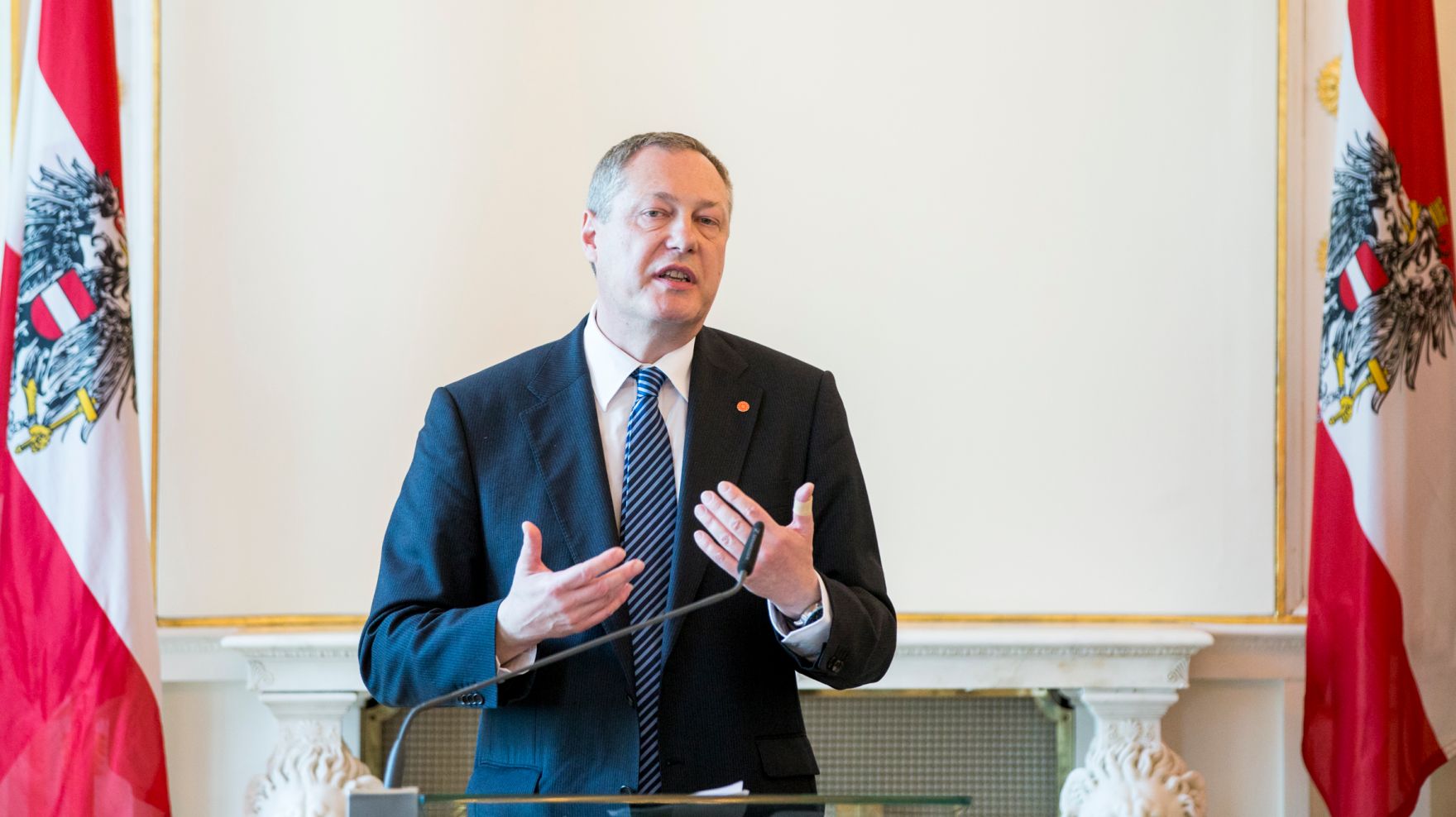 Am 24. Mai 2017 &uuml;berreichte Staatssekret&auml;rin Muna Duzdar das Gro&szlig;e Ehrenzeichen f&uuml;r Verdienste um die Republik &Ouml;sterreich an Heinz Vettermann (im Bild).