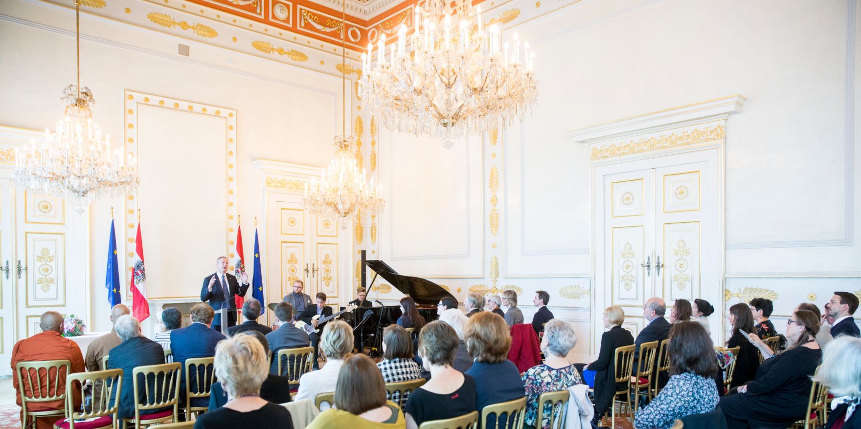 Am 24. Mai 2017 &uuml;berreichte Staatssekret&auml;rin Muna Duzdar das Gro&szlig;e Ehrenzeichen f&uuml;r Verdienste um die Republik &Ouml;sterreich an Heinz Vettermann.