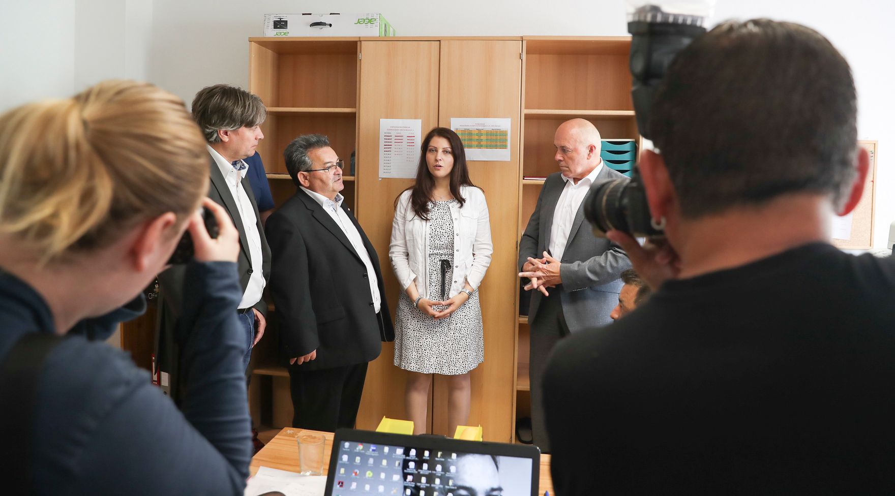 Am 31. Mai 2017 besuchte Staatssekret&auml;rin Muna Duzdar das Burgenland. Im Bild bei der Lernbetreuung Oberwart.