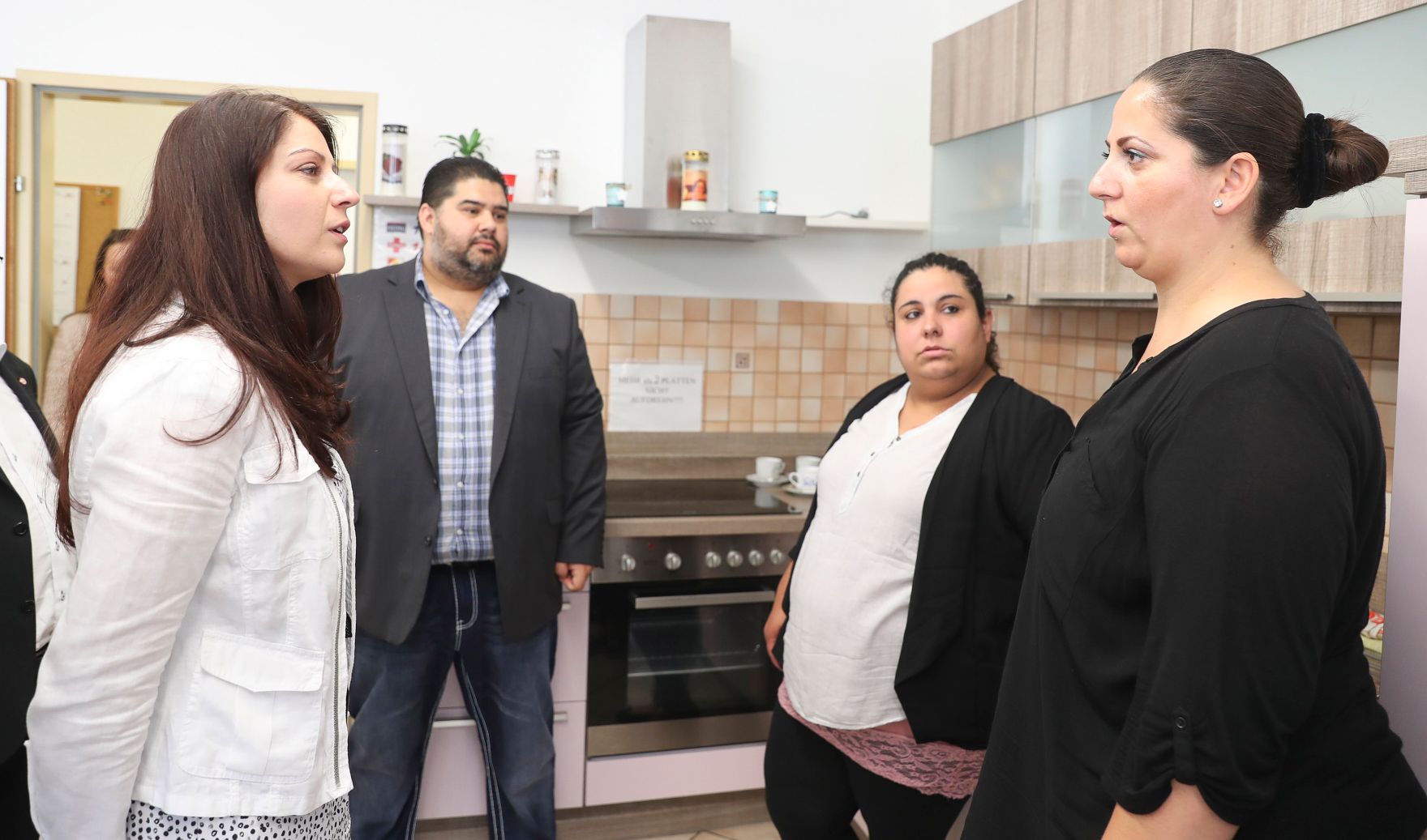 Am 31. Mai 2017 besuchte Staatssekret&auml;rin Muna Duzdar das Burgenland. Im Bild bei der Lernbetreuung Oberwart.