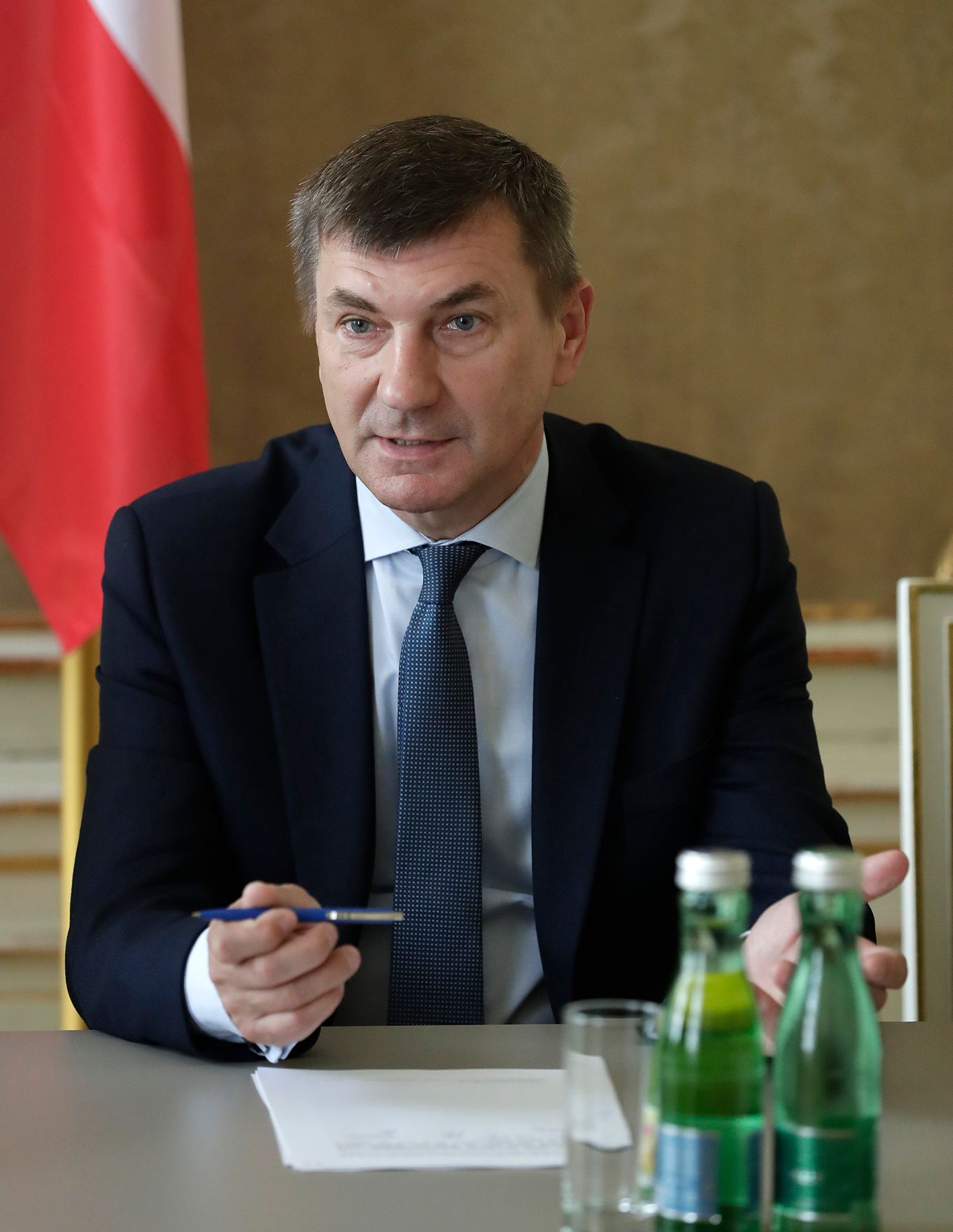 Am 2. Juni 2017 gab Staatssekret&auml;rin Muna (l.) Duzdar gemeinsam mit dem Vizepr&auml;sident der EU-Kommission Andrus Ansip (r.) ein Pressegespr&auml;ch.