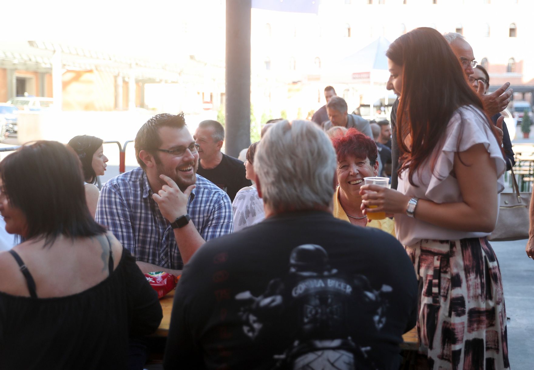 Am 14. Juni 2017 besuchte Staatssekret&auml;rin Muna Duzdar das Hoffest der WEGA in der Rossauer Kaserne.