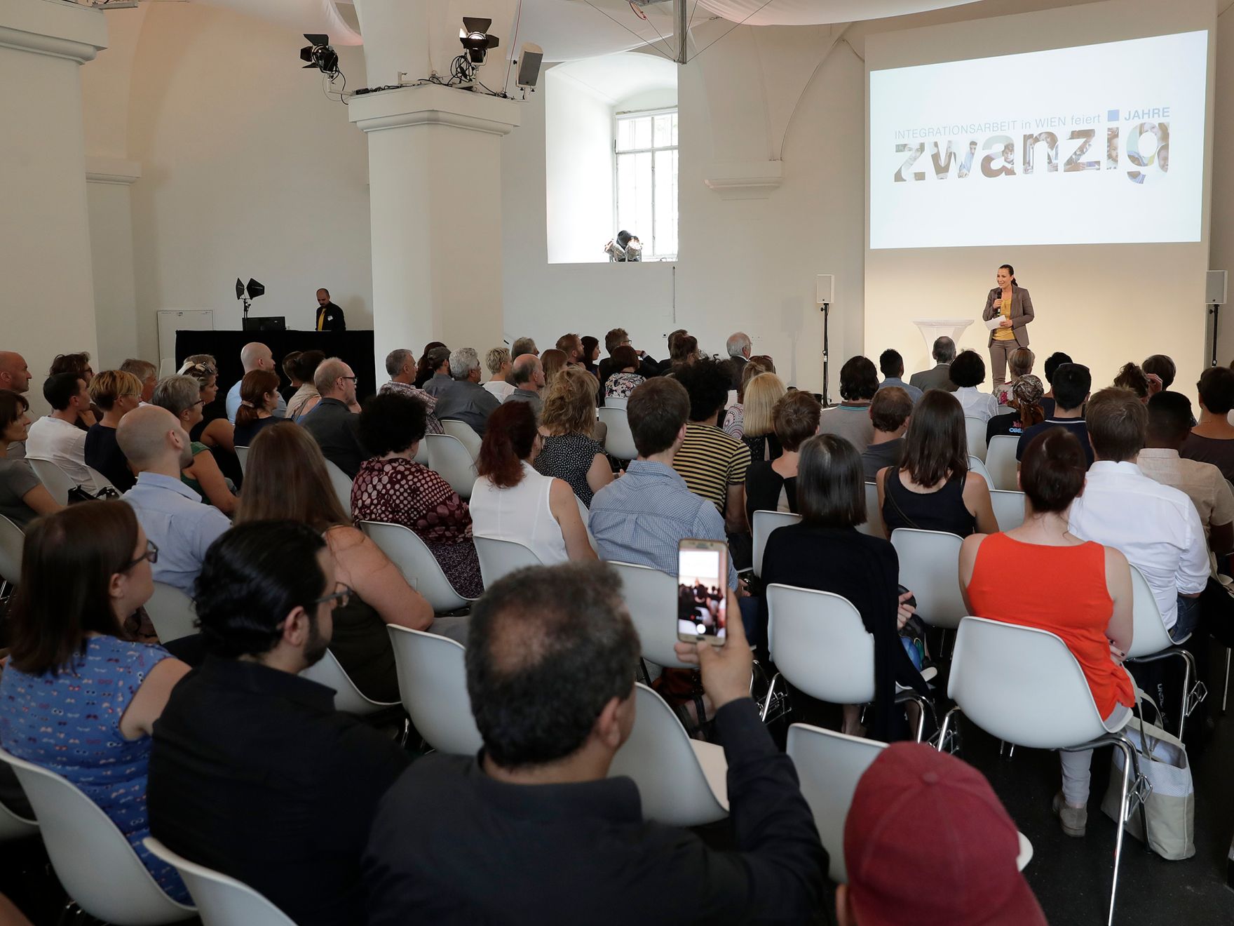 Am 27. Juni 2017 sprach Staatssekret&auml;rin Muna Duzdar Gru&szlig;worte beim Festakt "20 Jahre Integrationsarbeit in Wien".