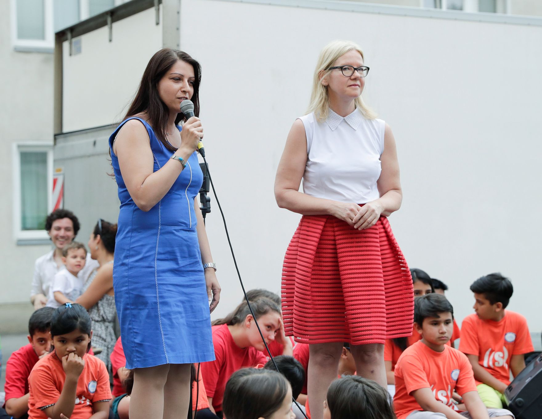 Am 27. Juni 2017 besuchte Staatssekret&auml;rin Muna Duzdar (l.) die Geburtstagsfeier von Ute Bock.