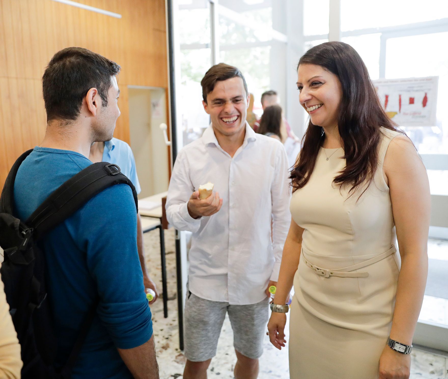 Am 3. Juli 2017 nahm Staatssekret&auml;rin Muna Duzdar (r.) an der Veranstaltung 1. Jahr Jugendcollege teil.