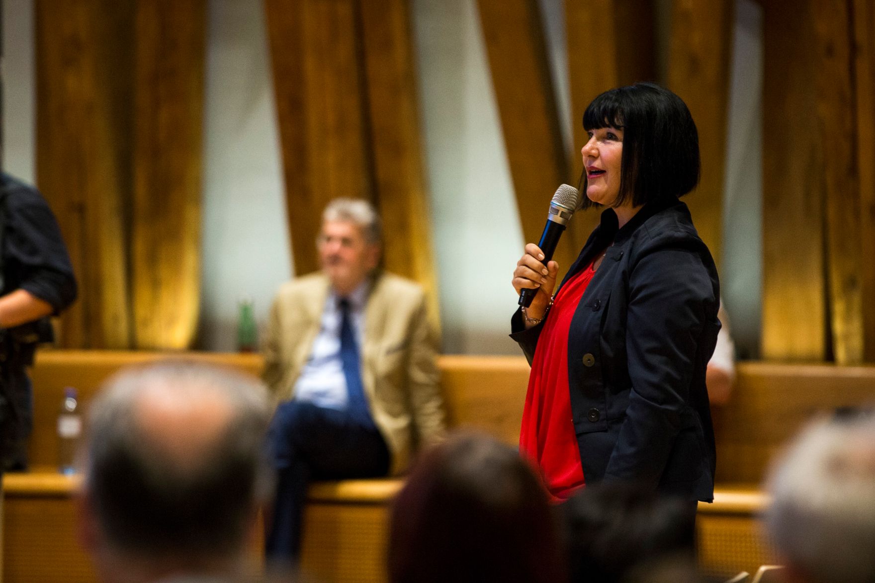 Am 4. Juli 2017 nahm Staatssekret&auml;rin Muna Duzdar an der Veranstaltung "Digitalisierung von Gesellschaft und Staat &ndash; die Transformation im &ouml;ffentlichen Dienst gestalten" teil. Im Bild Sektionschefin Angelika Flatz.