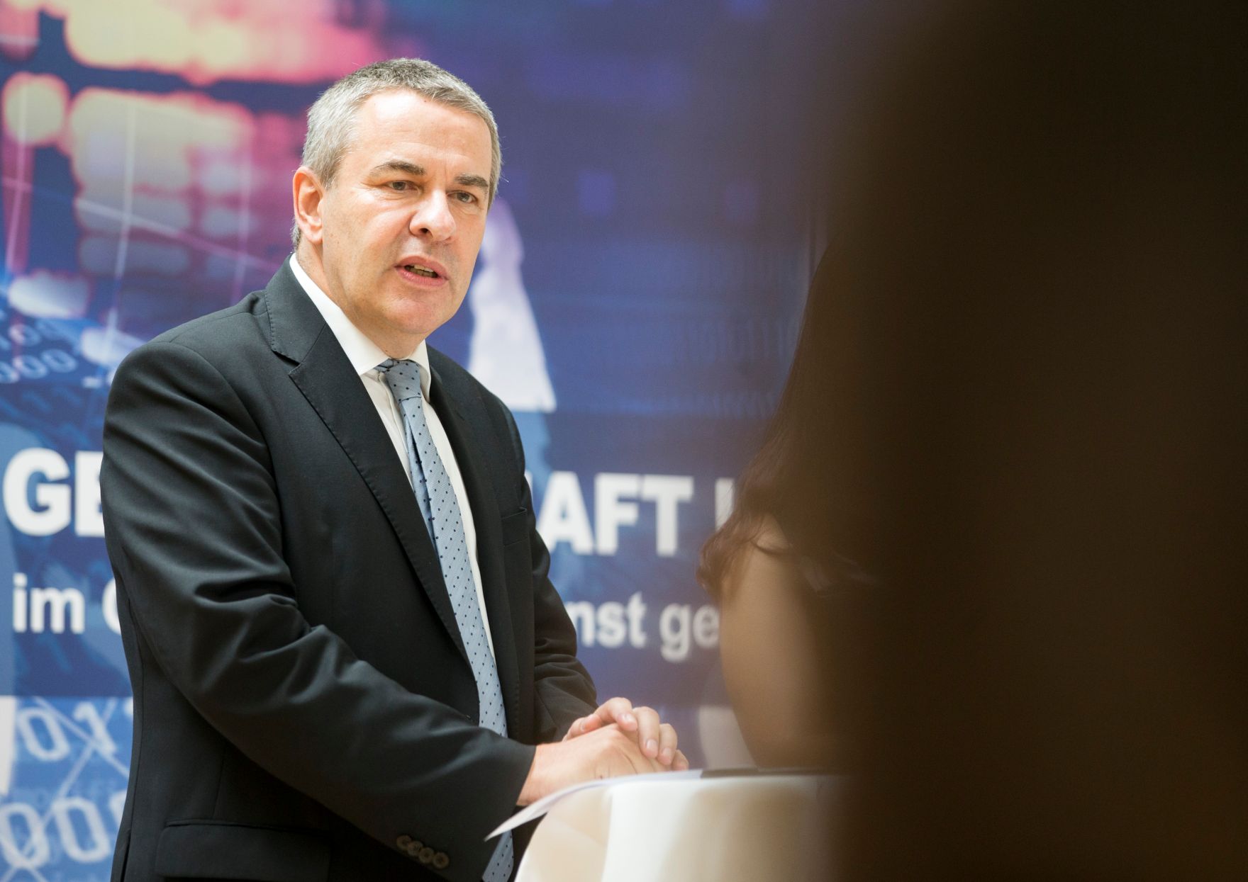 Am 4. Juli 2017 gab Staatssekret&auml;rin Muna Duzdar gemeinsam mit dem G&Ouml;D-Vorsitzenden Norbert Schnedl (im Bild) ein Pressegespr&auml;ch zum Thema &quot;Digitalisierung von Gesellschaft und Staat&quot;.