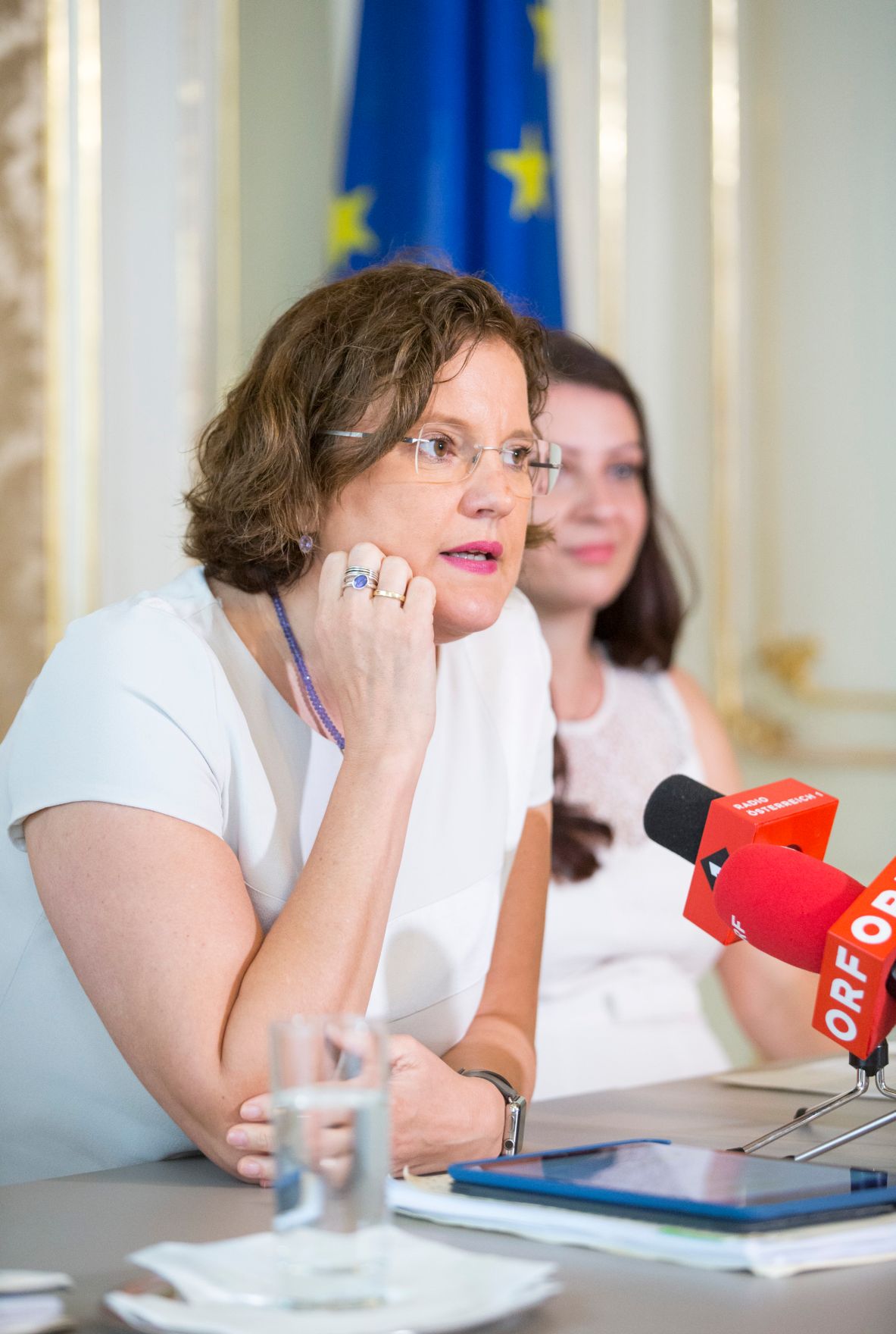 Am 10. Juli 2017 gab Staatssekret&auml;rin Muna Duzdar gemeinsam mit Agnes Streissler-F&uuml;hrer (im Bild), Mitglied der Bundesgesch&auml;ftsf&uuml;hrung der GPA-djp, ein Pressegespr&auml;ch zum Thema &quot;Auswirkungen der Digitalisierung auf die Arbeitswelt&quot;.