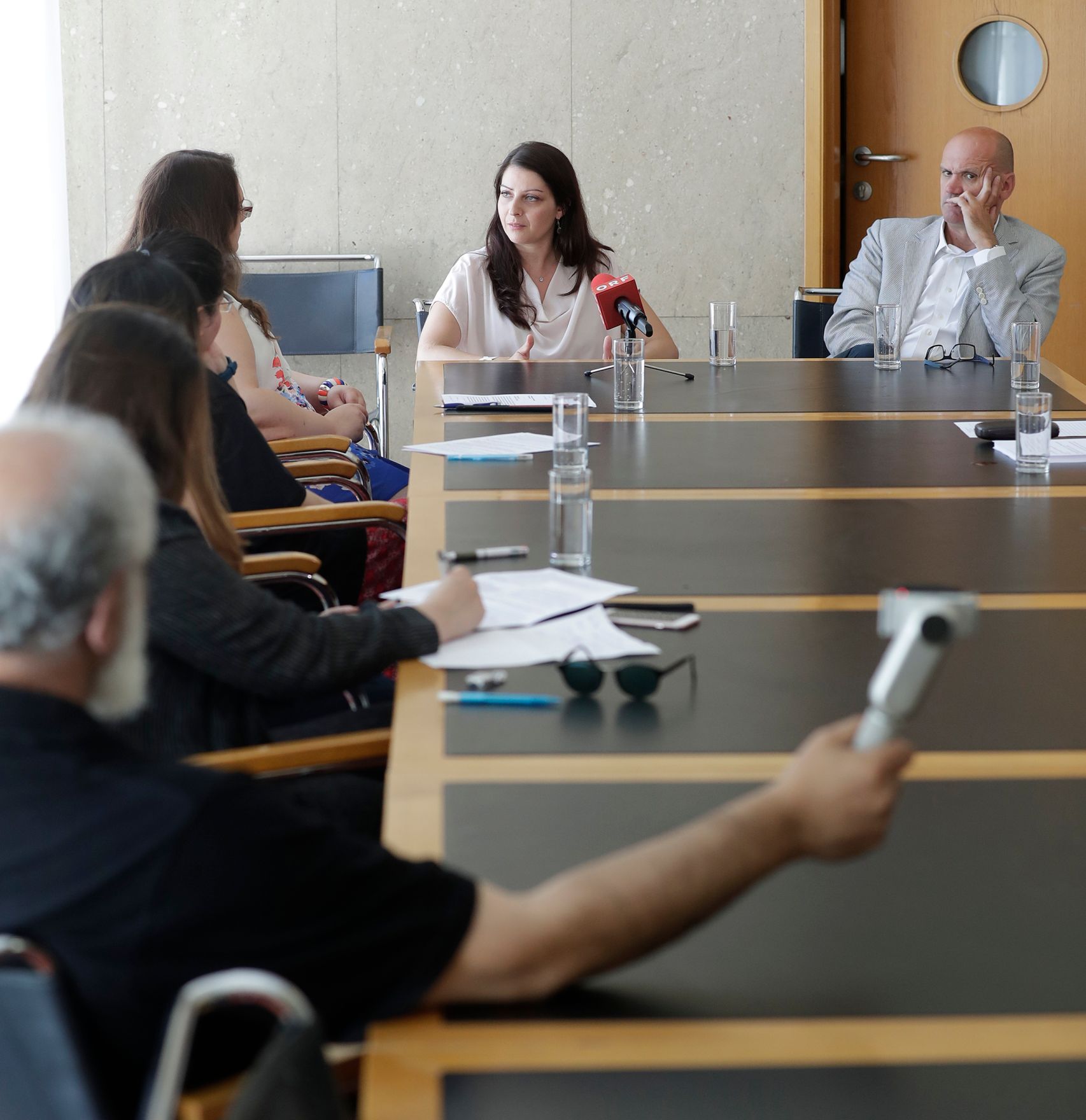 Am 11. Juli 2017 besuchte Staatssekret&auml;rin Muna Duzdar (im Bild) das Roma Medienausbildungsprojekt im ORF Funkhaus.