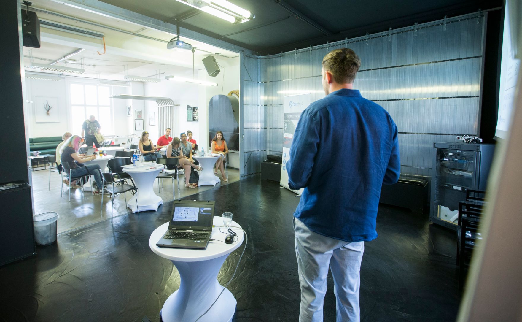 Am 10. August 2017 besuchte Staatssekret&auml;rin Muna Duzdar das Startup Unternehmen Parkbob.