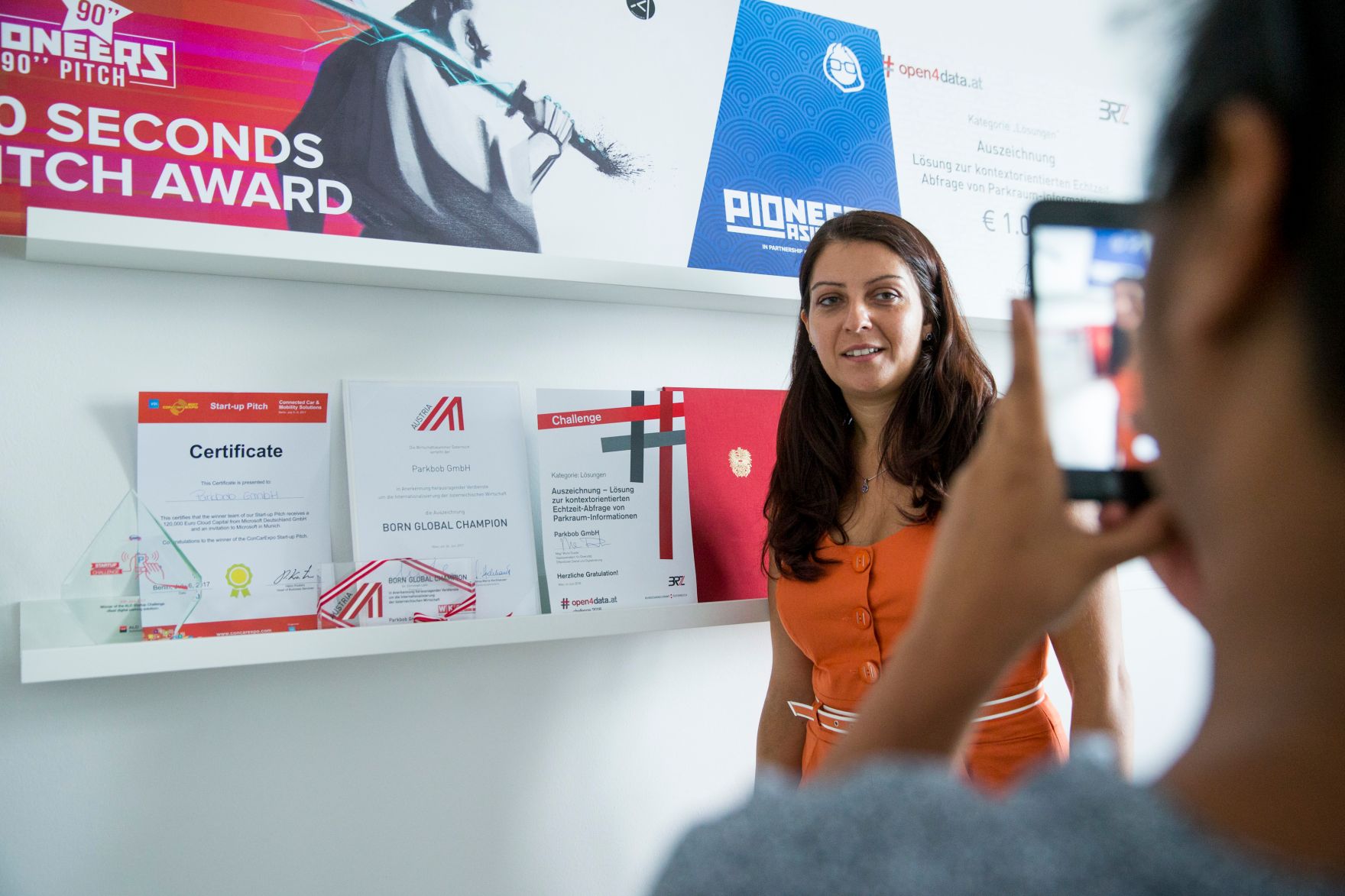 Am 10. August 2017 besuchte Staatssekret&auml;rin Muna Duzdar (im Bild) das Startup Unternehmen Parkbob.