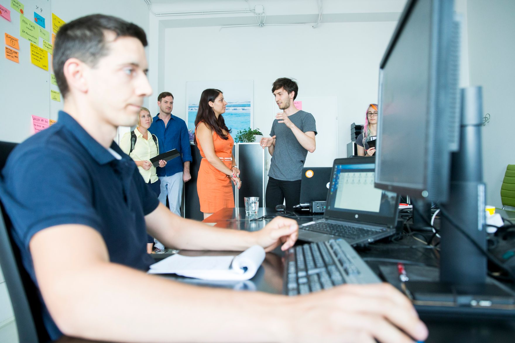 Am 10. August 2017 besuchte Staatssekret&auml;rin Muna Duzdar das Startup Unternehmen Parkbob.