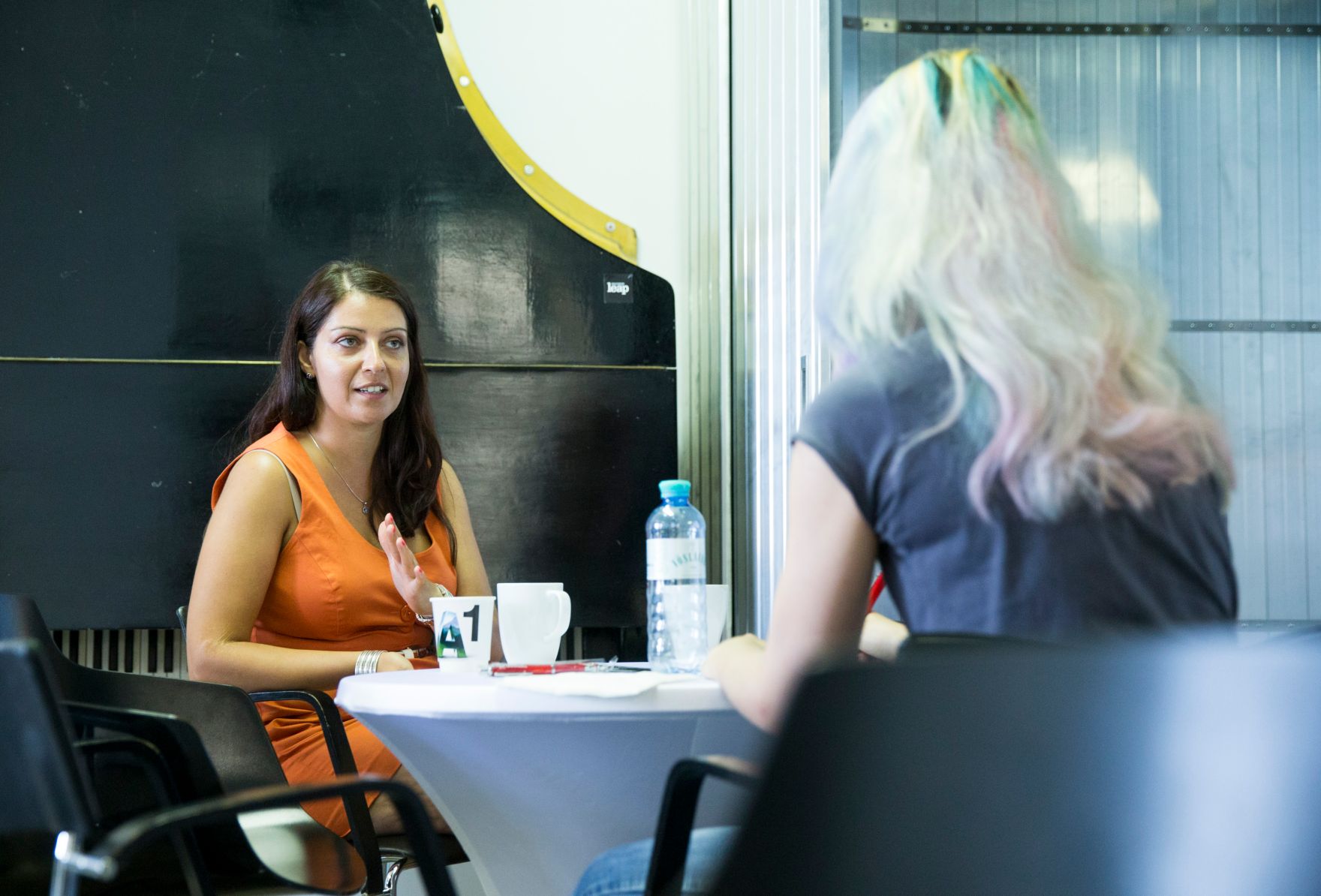 Am 10. August 2017 besuchte Staatssekret&auml;rin Muna Duzdar (im Bild) das Startup Unternehmen Parkbob.