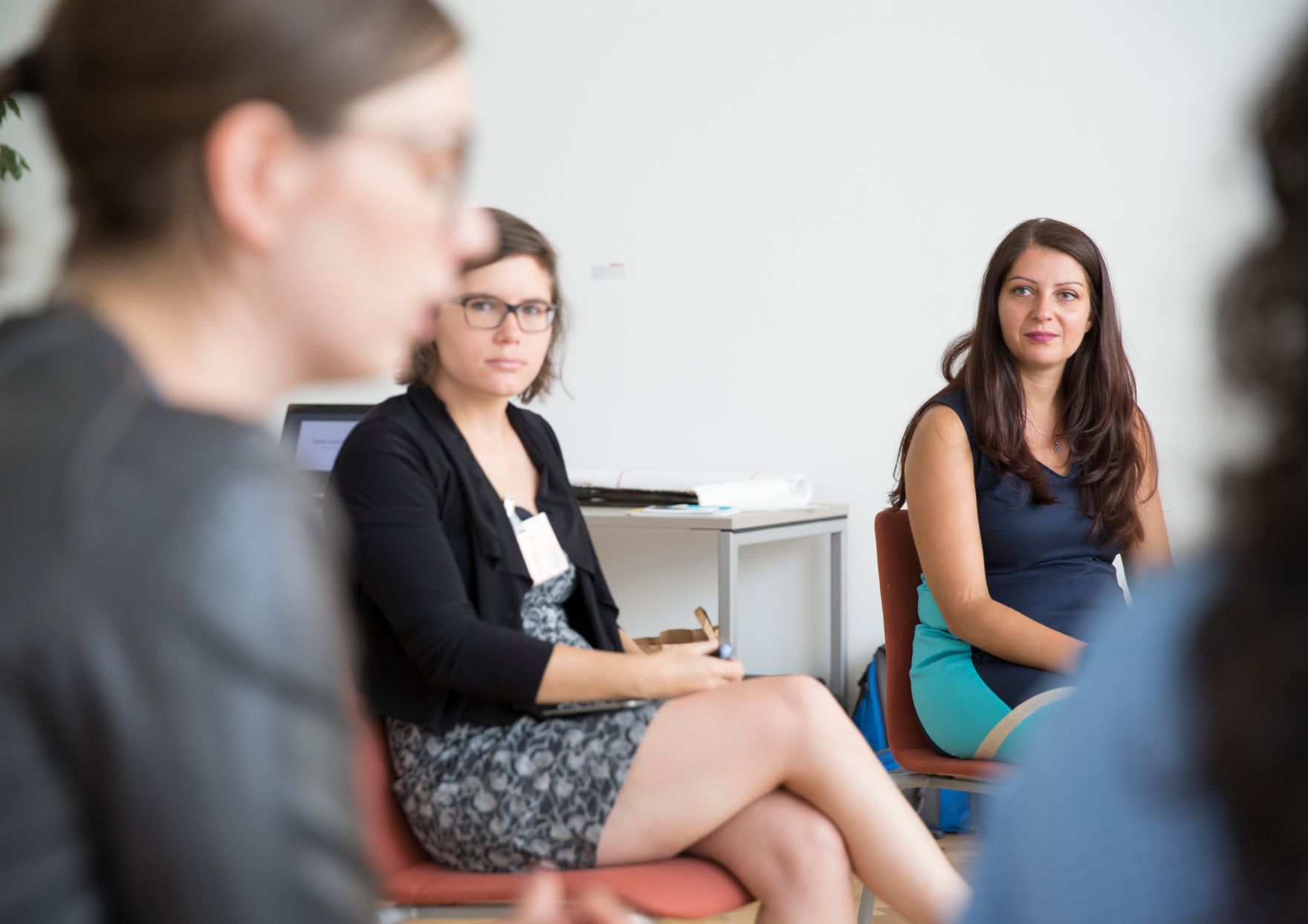 Am 18. August 2017 nahm Staatssekret&auml;rin Muna Duzdar (r.) an der Veranstaltung "Selbstverteidigung im digitalen Netz" teil.