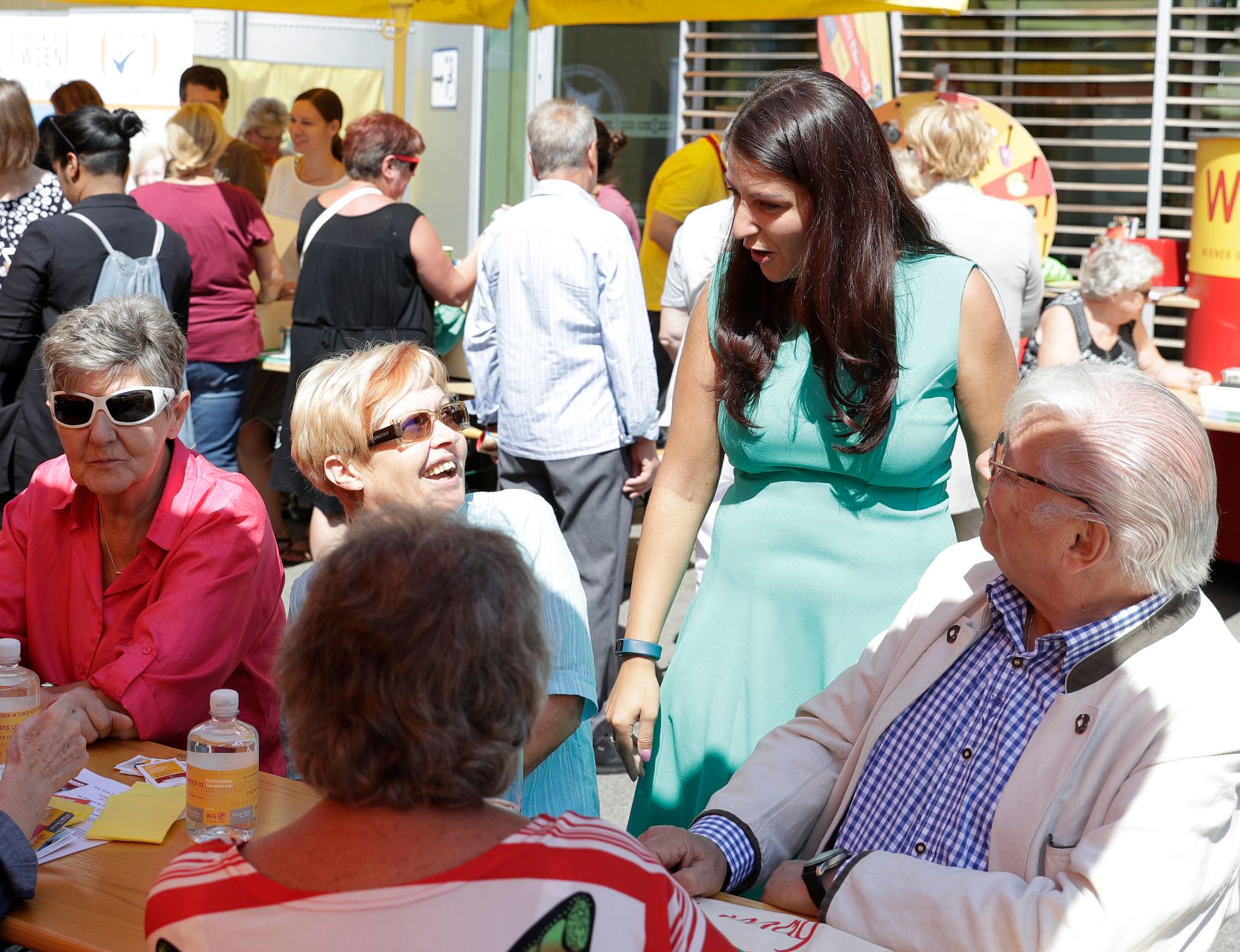Am 23. August 2017 besuchte Staatssekret&auml;rin Muna Duzdar (im Bild) das Seniorenfr&uuml;hschoppen in der Ottakringer Brauerei.