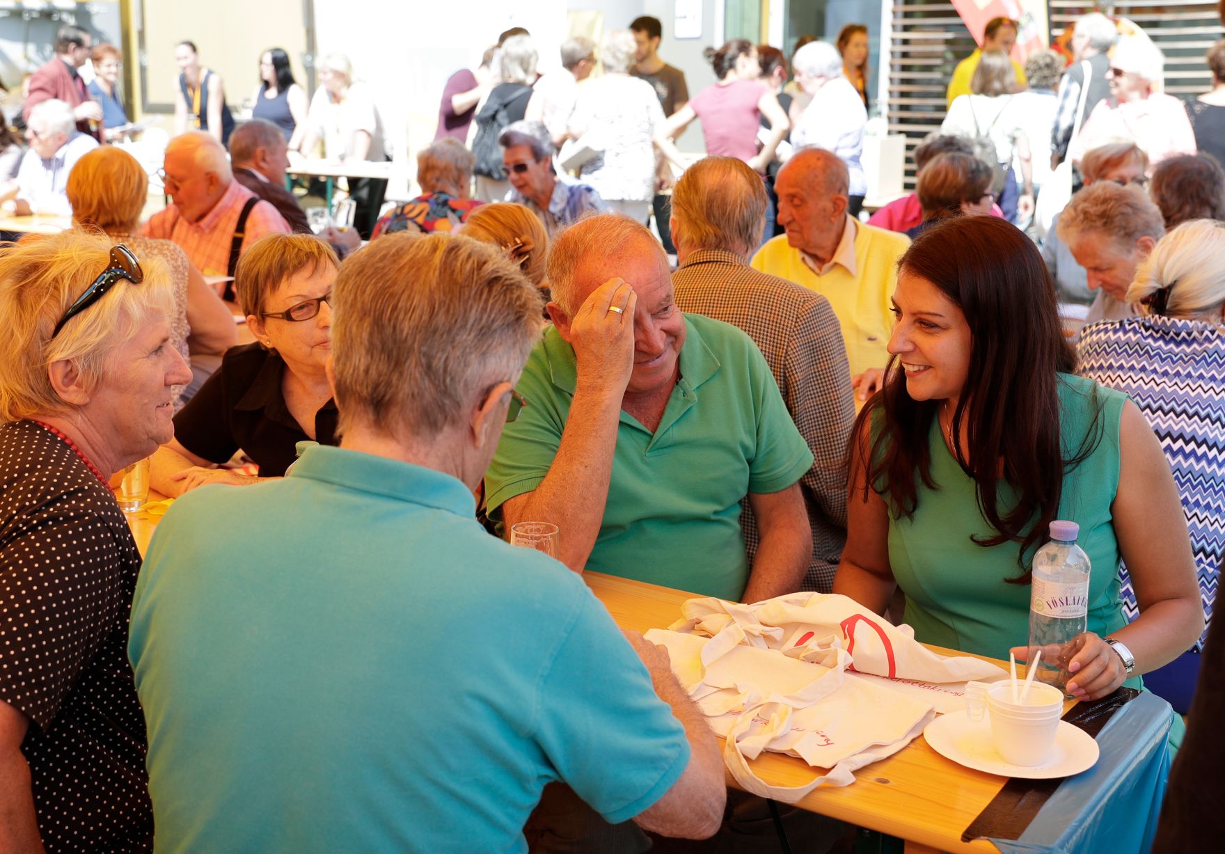 Am 23. August 2017 besuchte Staatssekret&auml;rin Muna Duzdar (im Bild) das Seniorenfr&uuml;hschoppen in der Ottakringer Brauerei.