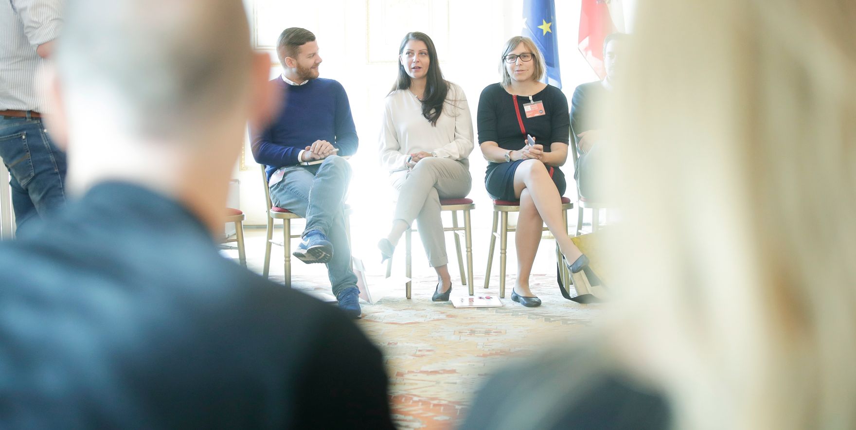 Am 9. September 2017 startete Staatssekret&auml;rin Muna Duzdar (m.) im Bundeskanzleramt den ersten Lehrgang f&uuml;r mehr Zivilcourage im Internet.