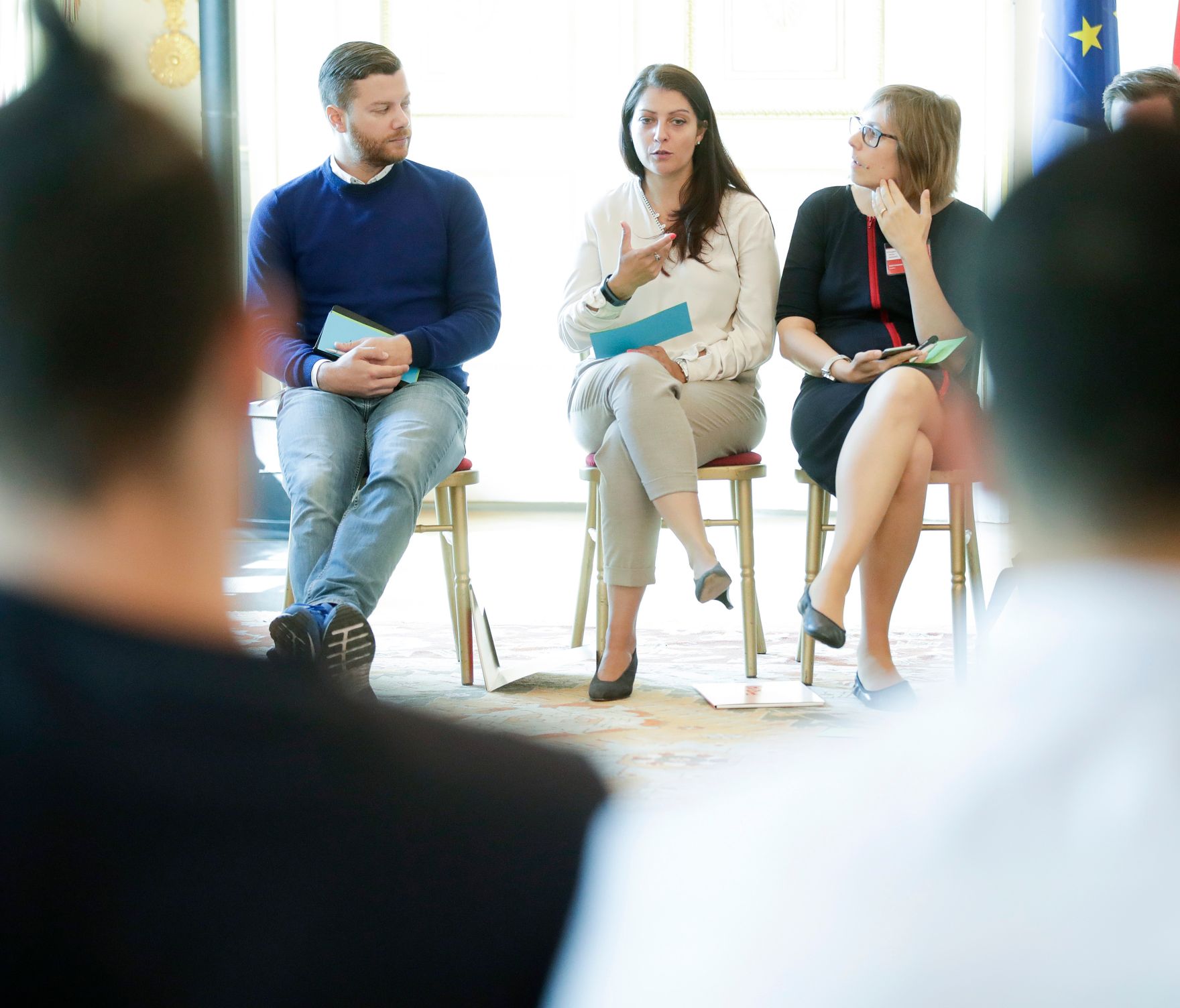 Am 9. September 2017 startete Staatssekret&auml;rin Muna Duzdar (m.) im Bundeskanzleramt den ersten Lehrgang f&uuml;r mehr Zivilcourage im Internet.